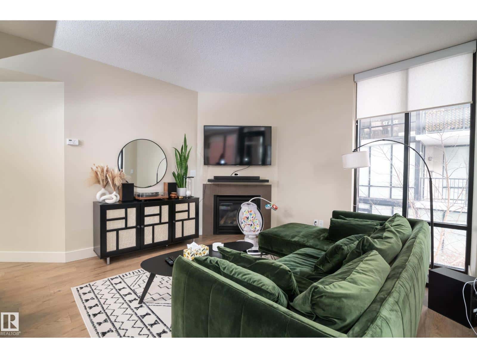 #304 11933 JASPER AV NW — Edmonton, Alberta - Photo 4 of 44