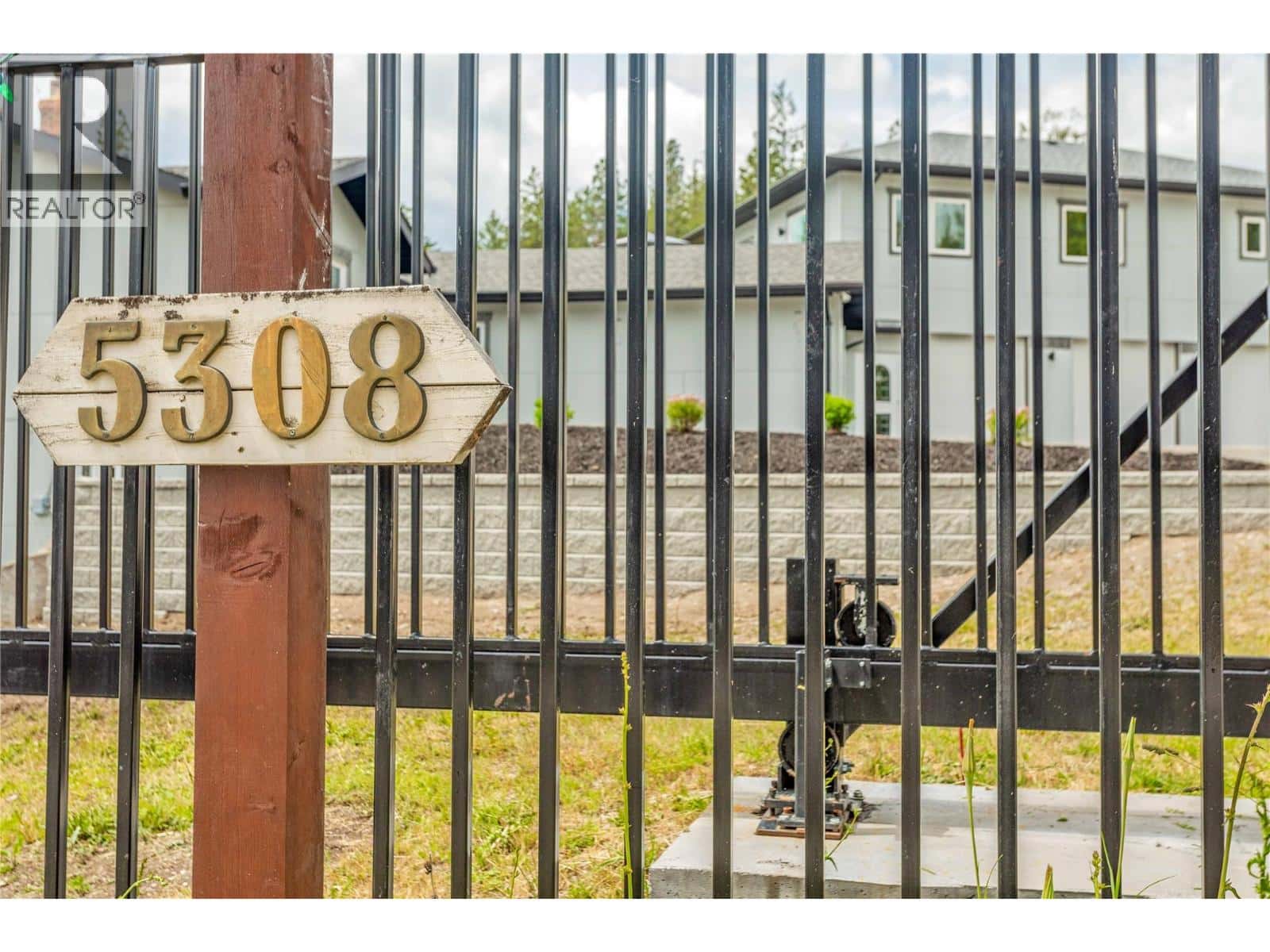 5308 Law Street — Peachland, British Columbia - Photo 2 of 89