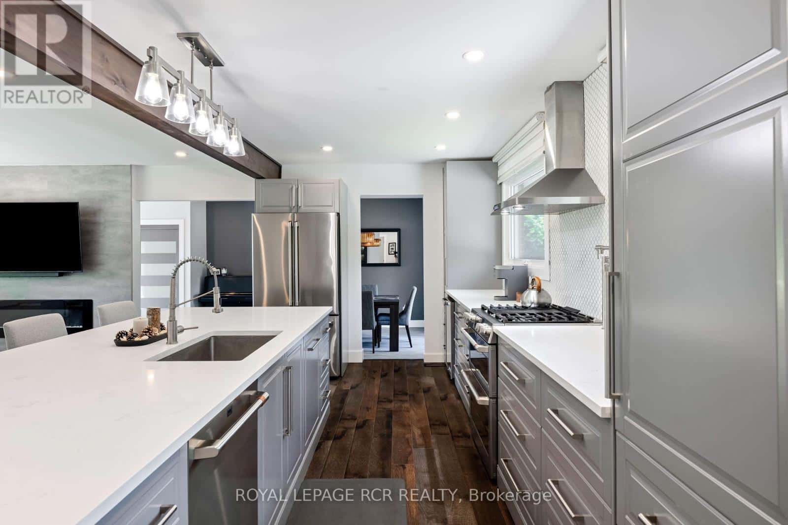 2534 SUNNIDALE ROAD — Springwater, Ontario - Photo 3 of 36