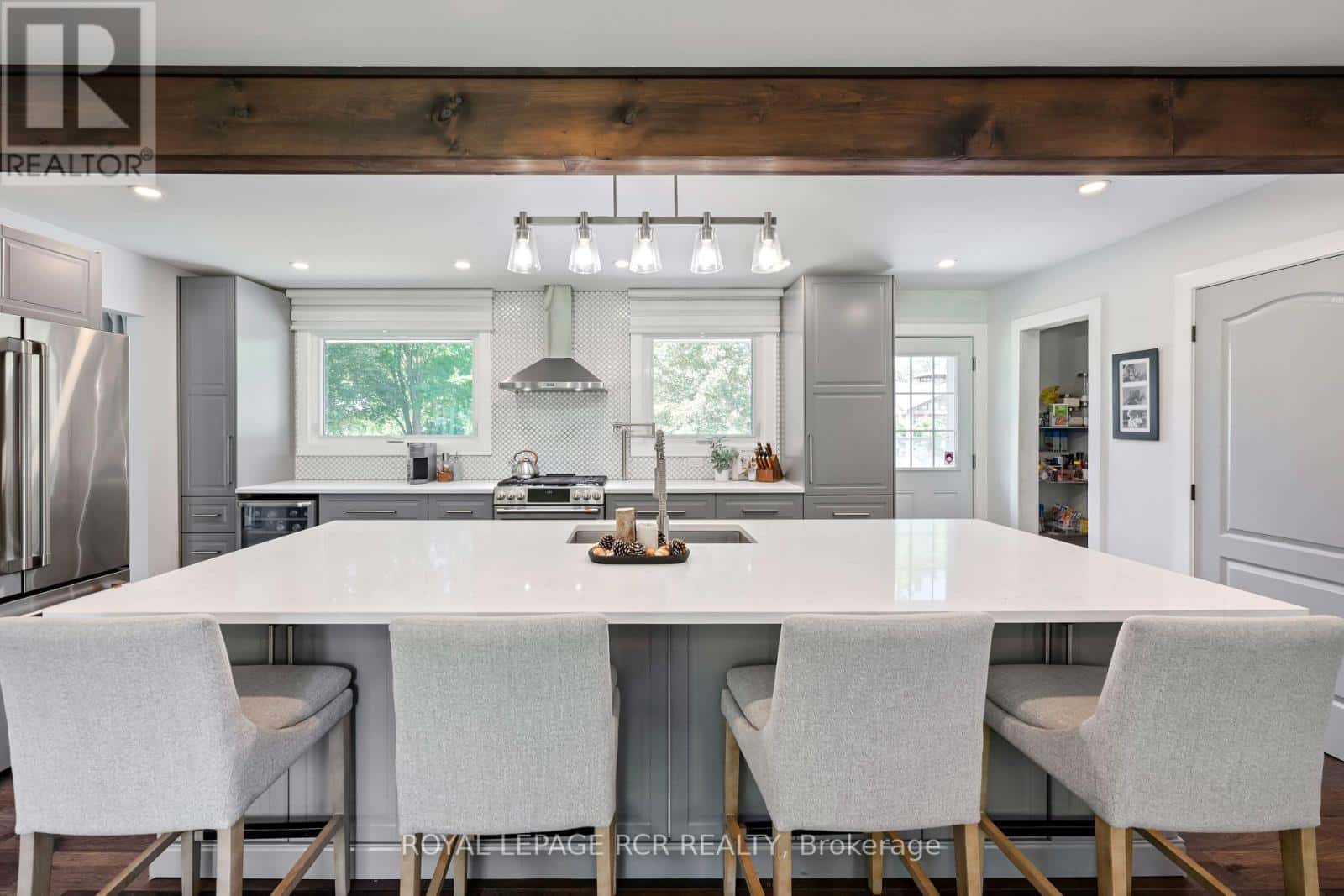 2534 SUNNIDALE ROAD — Springwater, Ontario - Photo 5 of 36