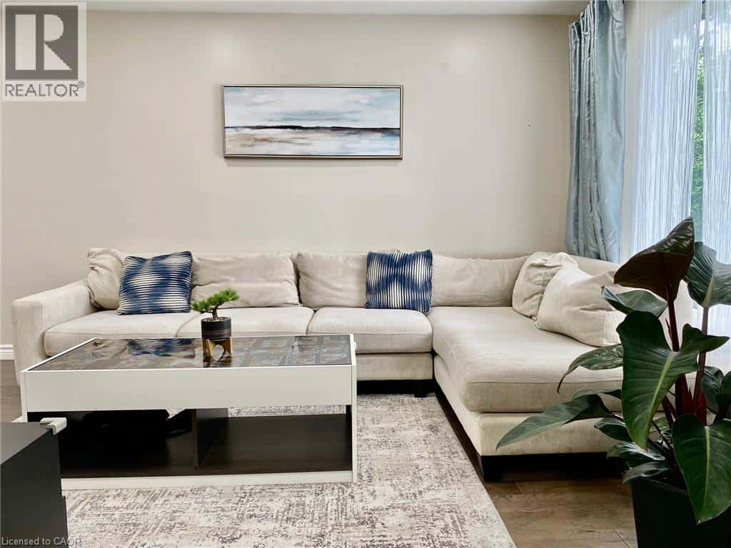 6 ADLER Avenue — Hamilton, Ontario - Photo 5 of 31