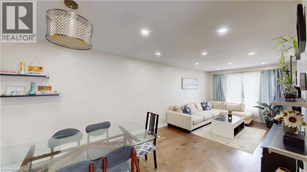 6 ADLER Avenue — Hamilton, Ontario - Photo 3 of 31