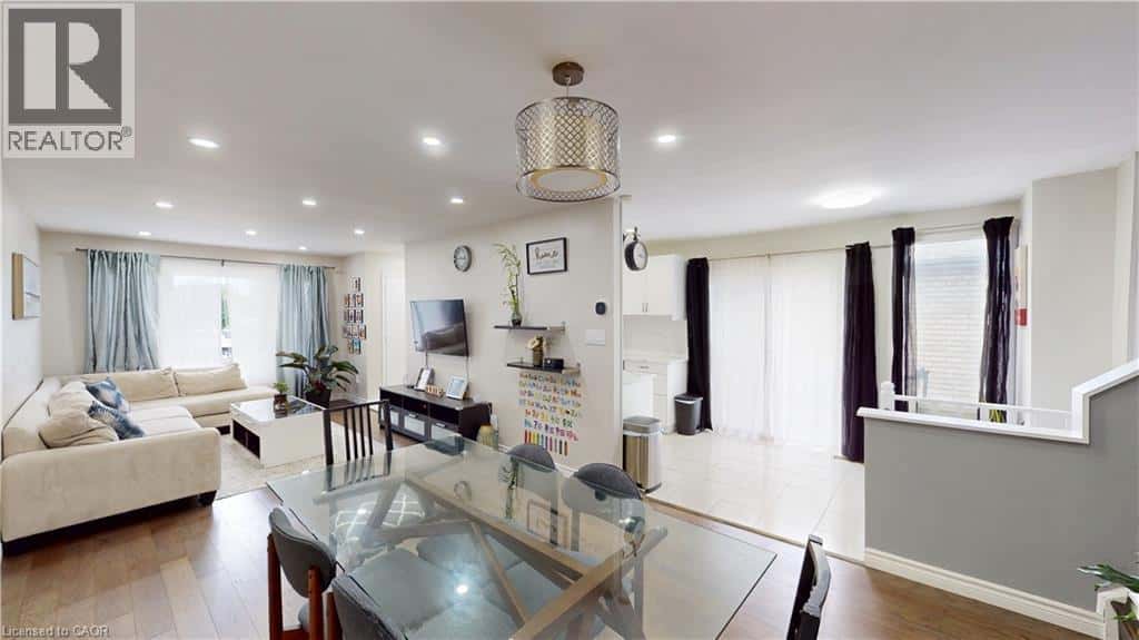 6 ADLER Avenue — Hamilton, Ontario - Photo 2 of 31