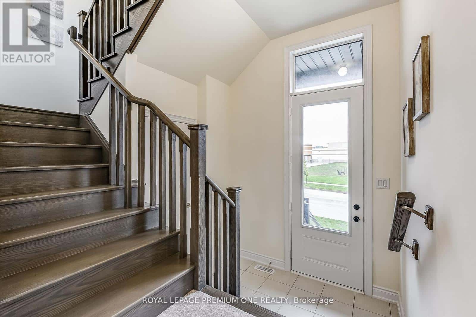 117 TENNANT CIRCLE — Vaughan (Vellore Village), Ontario - Photo 4 of 44