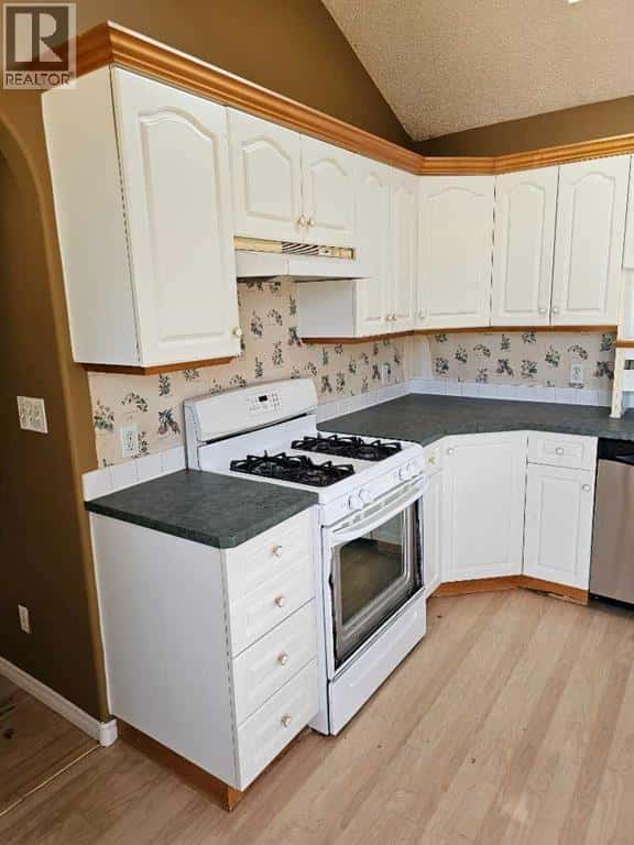 60 Parkland Acres — Lacombe, Alberta - Photo 5 of 9