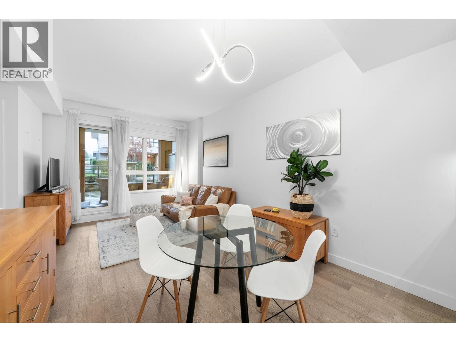 201 3220 CONNAUGHT CRESCENT — North Vancouver, British Columbia - Main photo