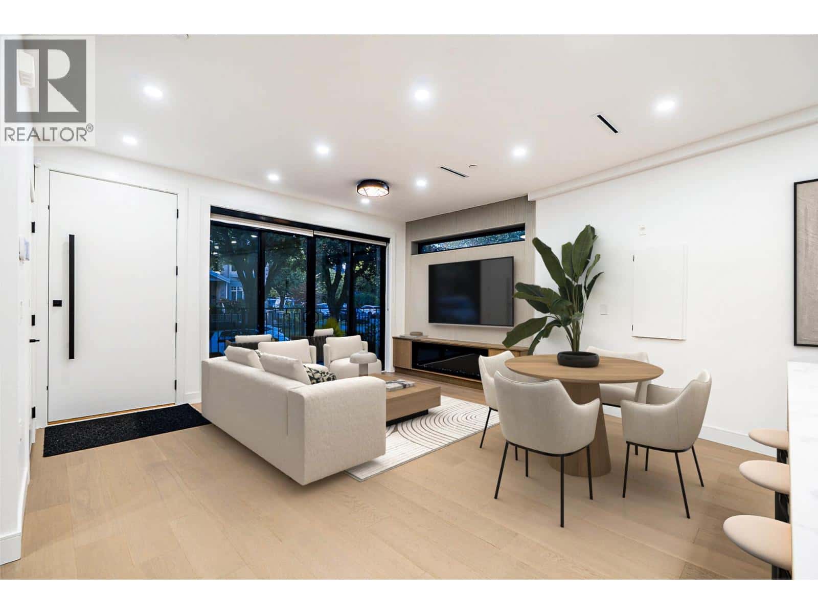 1 2282 E 8TH AVENUE — Vancouver, British Columbia - Photo 5 of 18