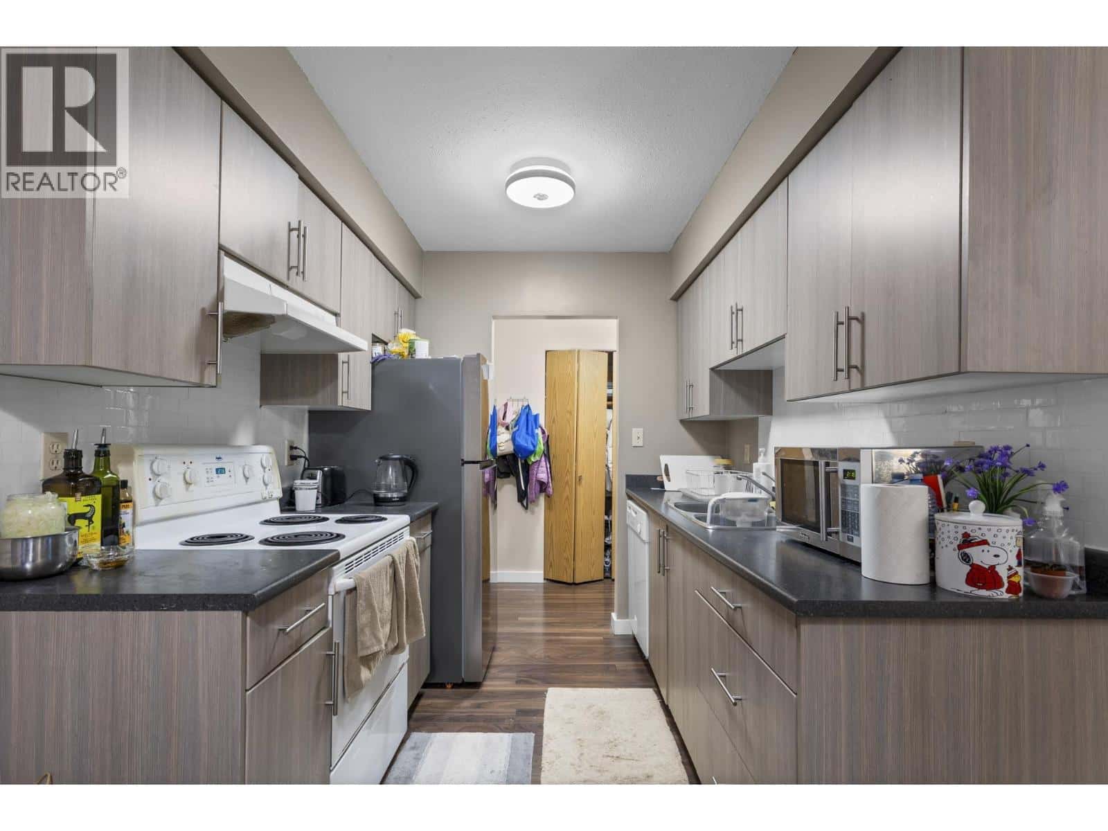 119 4363 HALIFAX STREET — Burnaby, British Columbia - Photo 2 of 21