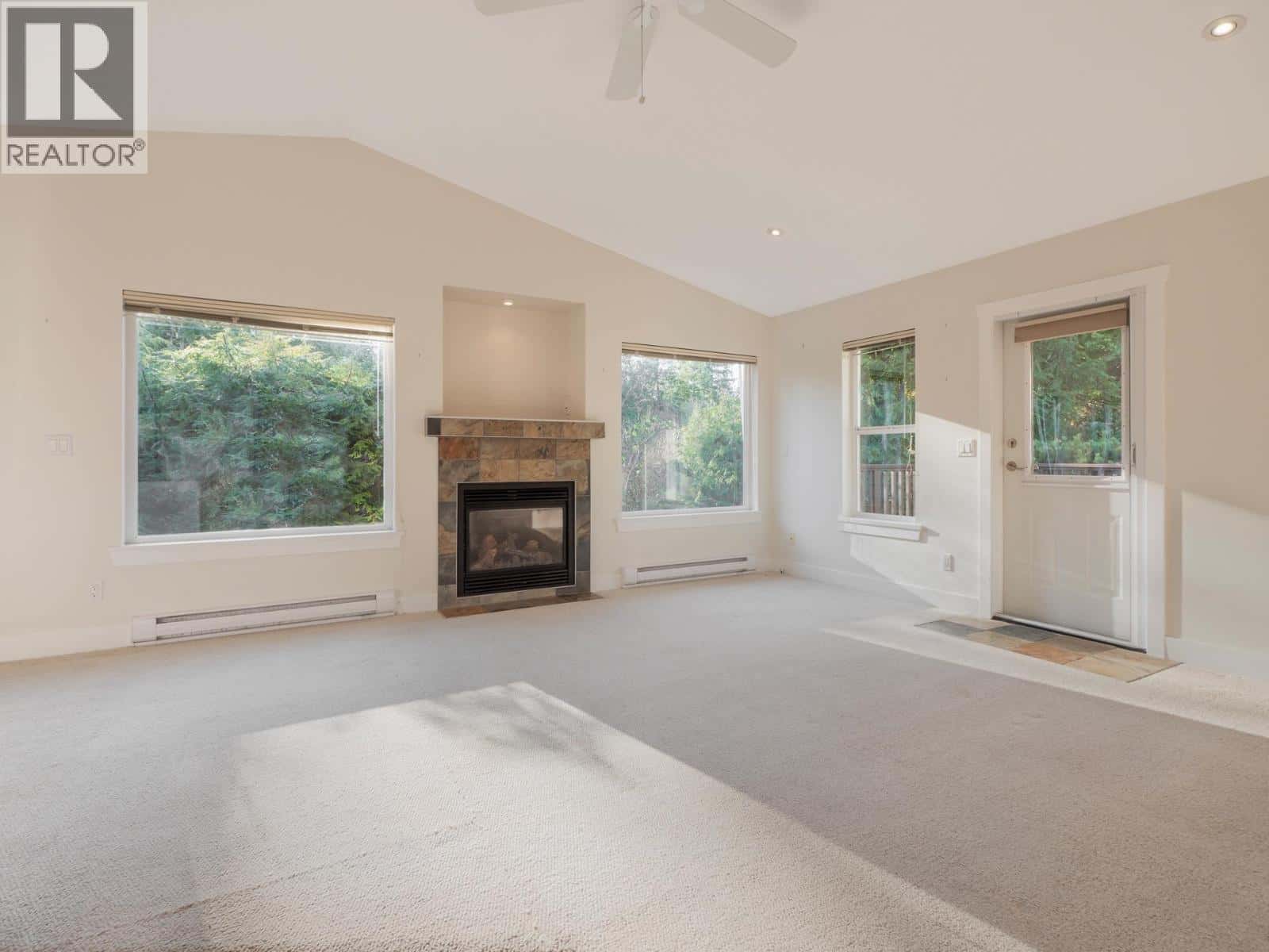 28 12710 LAGOON ROAD — Pender Harbour, British Columbia - Photo 4 of 30