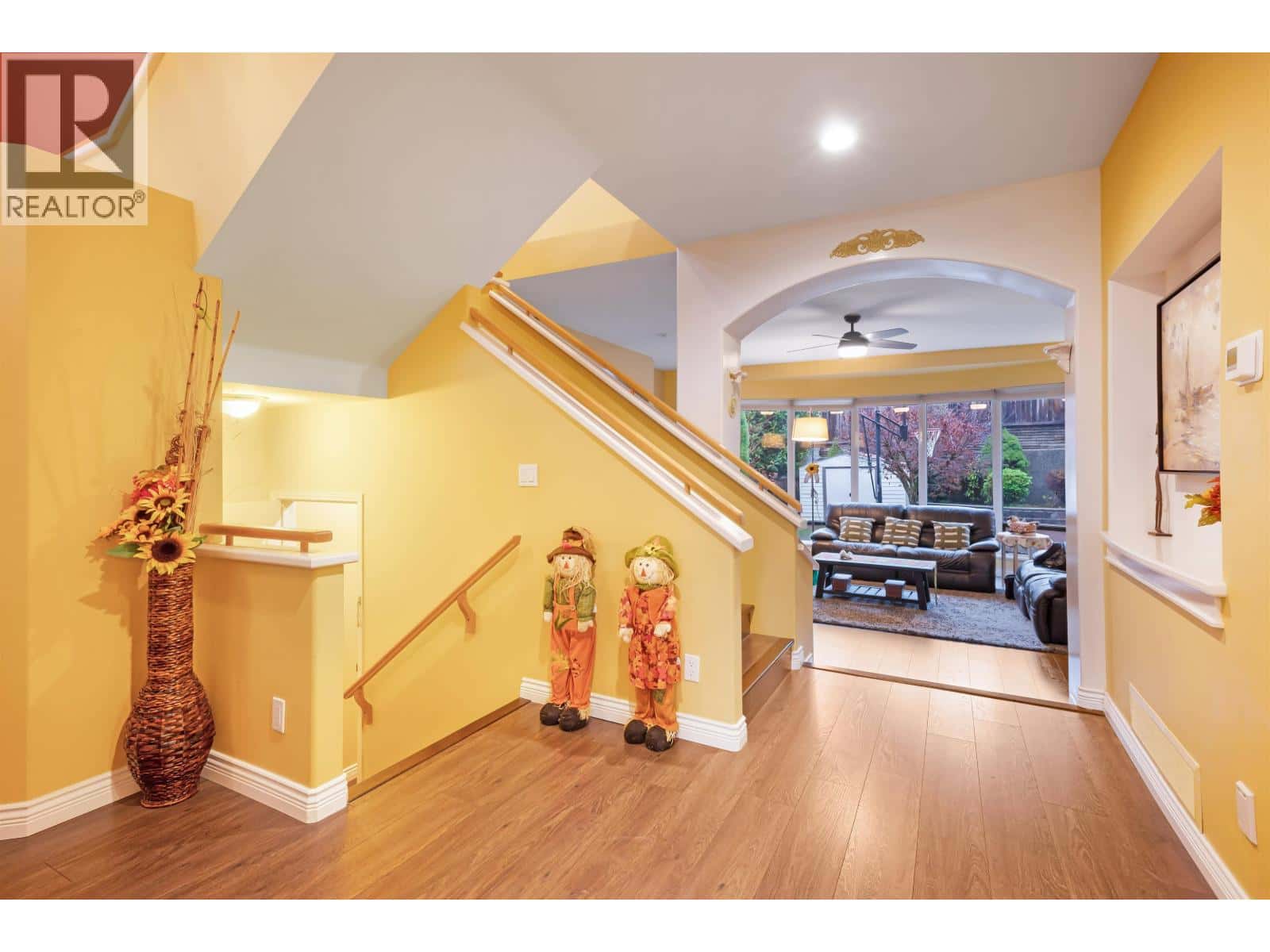 30 BALSAM PLACE — Port Moody, British Columbia - Photo 3 of 30