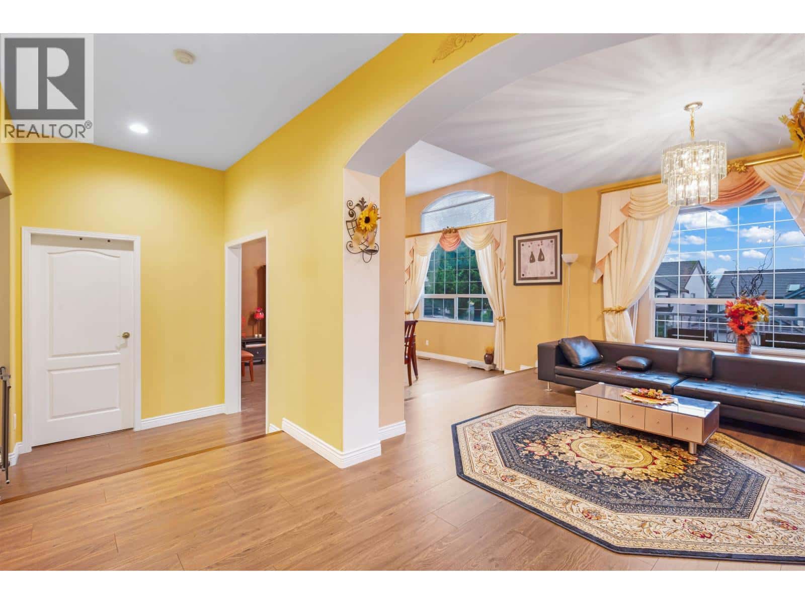 30 BALSAM PLACE — Port Moody, British Columbia - Photo 4 of 30