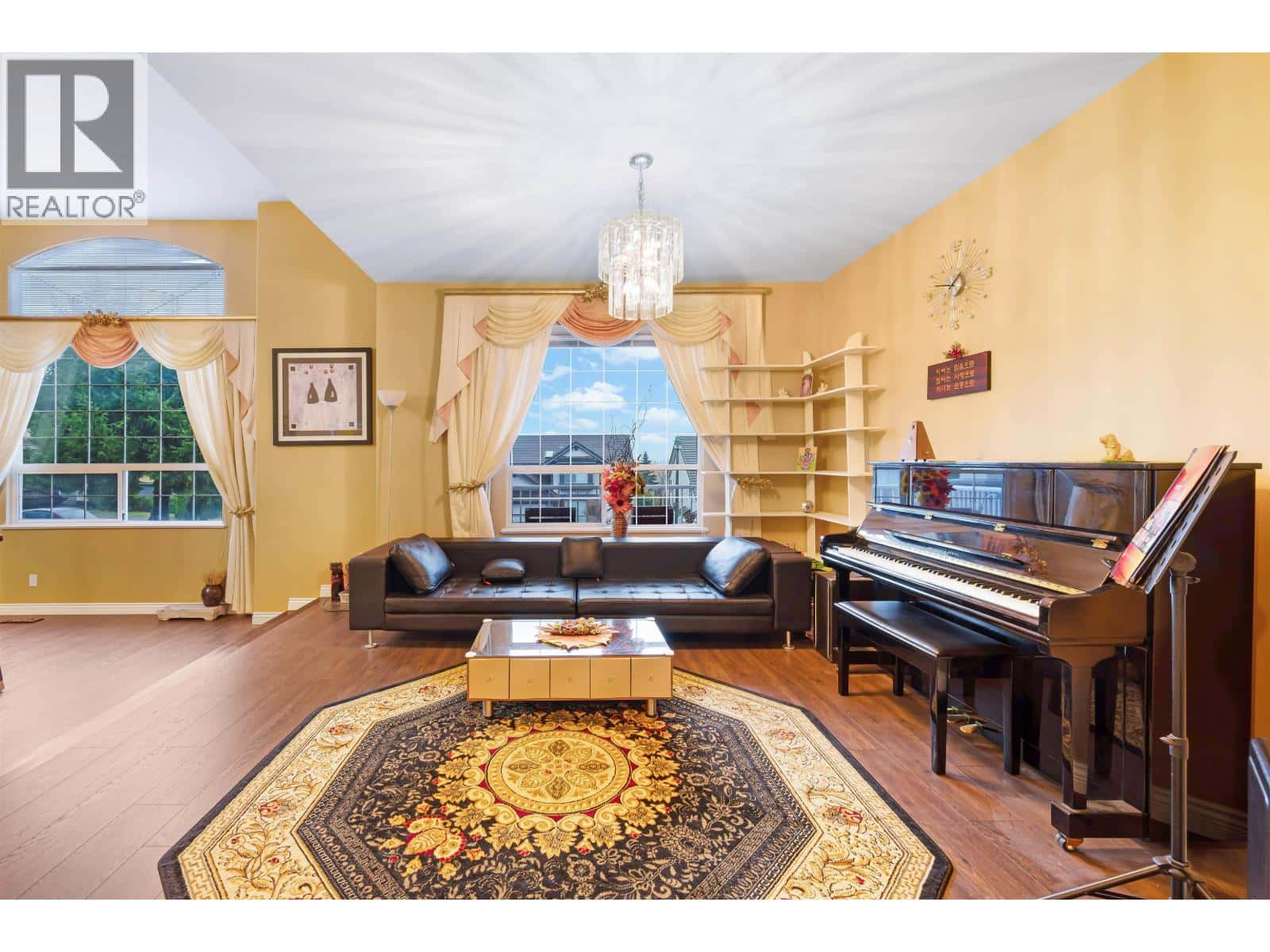 30 BALSAM PLACE — Port Moody, British Columbia - Photo 5 of 30