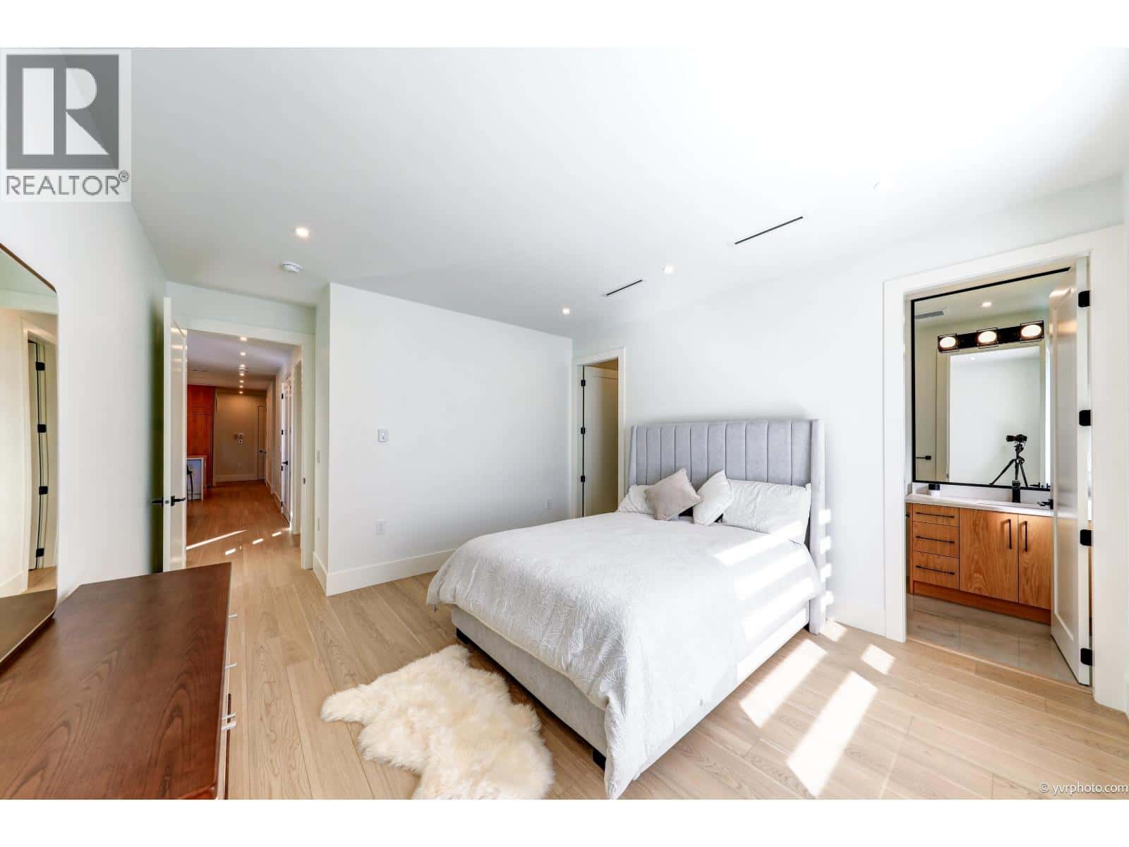 10460 WILLIAMS ROAD — Richmond, British Columbia - Photo 3 of 39