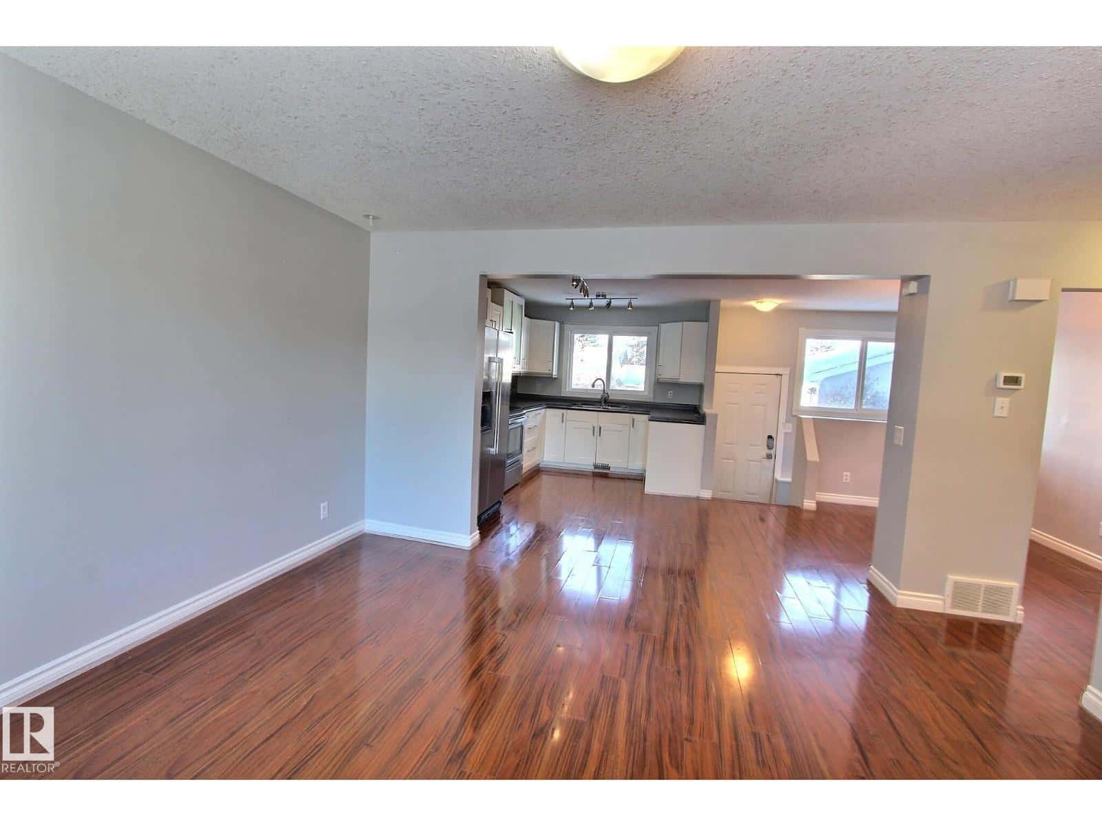 30 ARLINGTON ST — Spruce Grove, Alberta - Photo 4 of 30