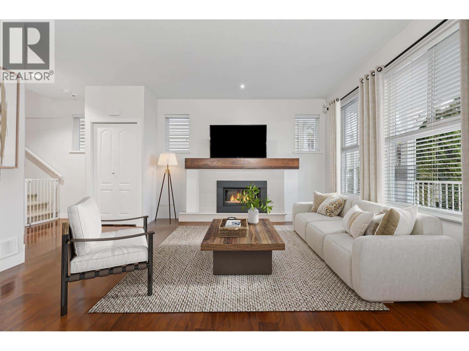 2 312 CASEY STREET — Coquitlam, British Columbia - Photo 3 of 39