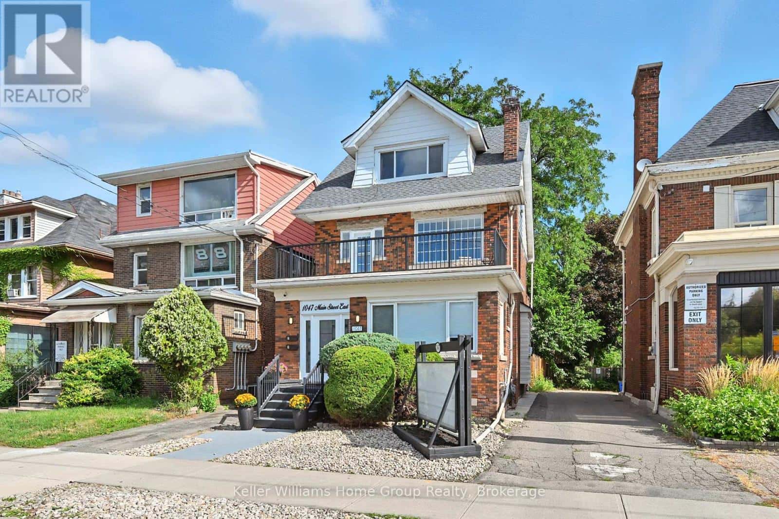 1047 MAIN STREET E — Hamilton (Crown Point), Ontario - Photo 3 of 50