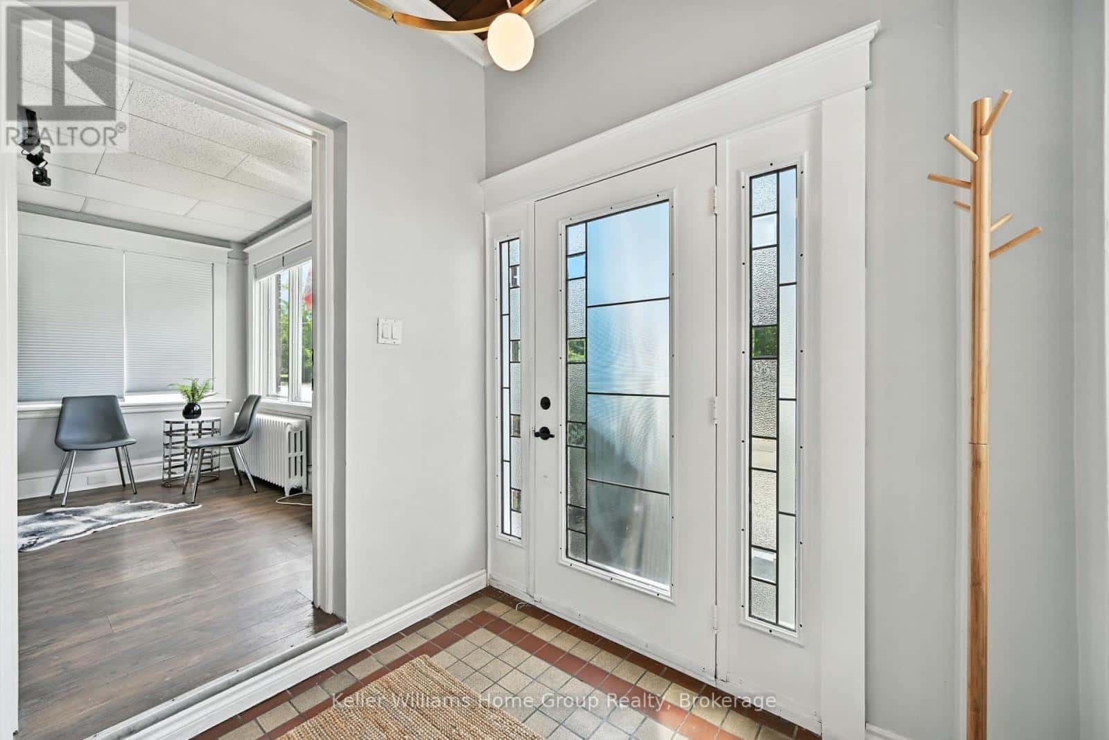 1047 MAIN STREET E — Hamilton (Crown Point), Ontario - Photo 4 of 50