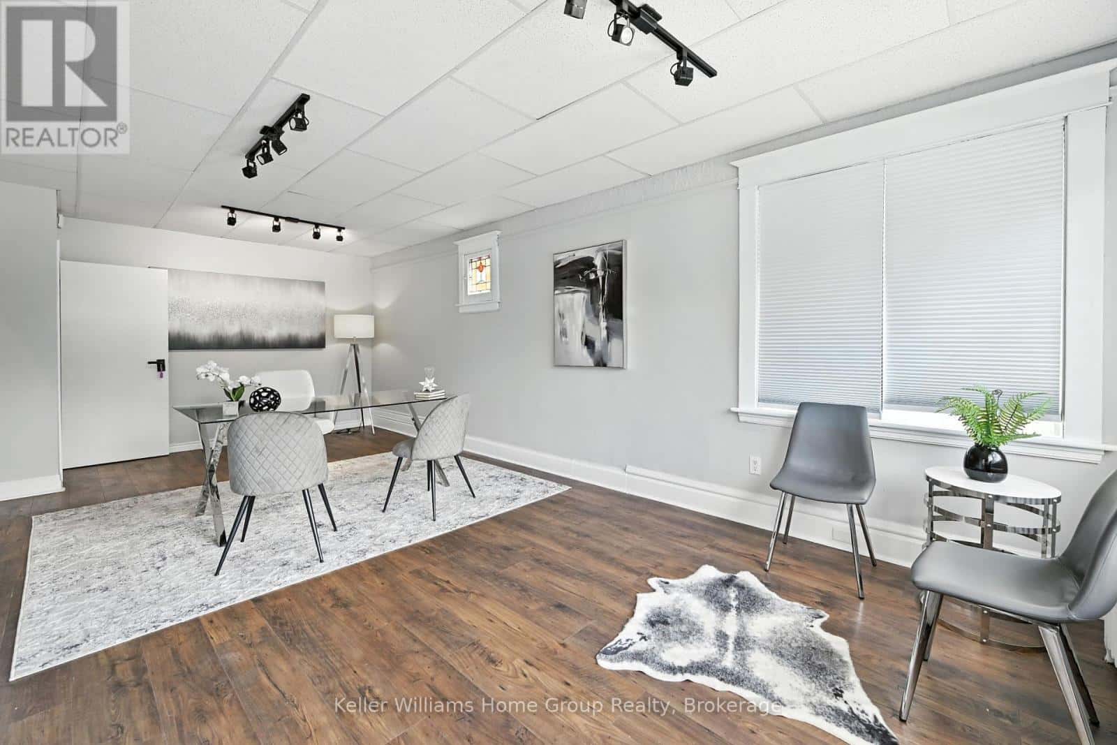 1047 MAIN STREET E — Hamilton (Crown Point), Ontario - Photo 5 of 50