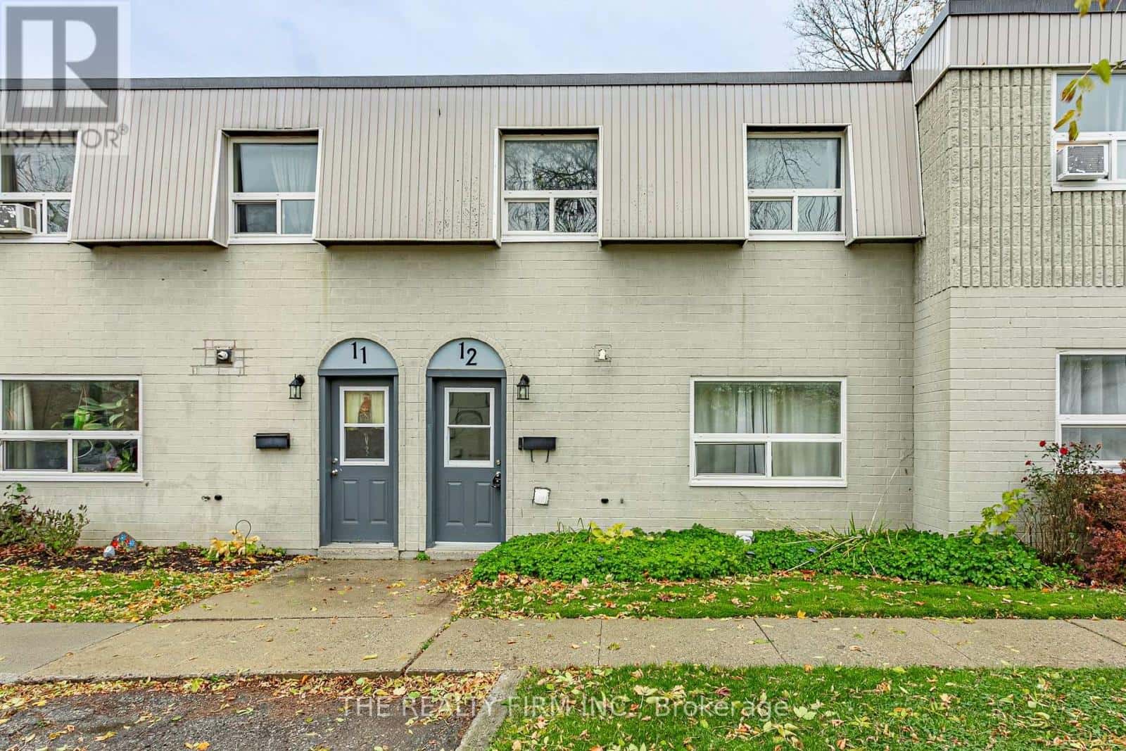 271 Thames Street North 12