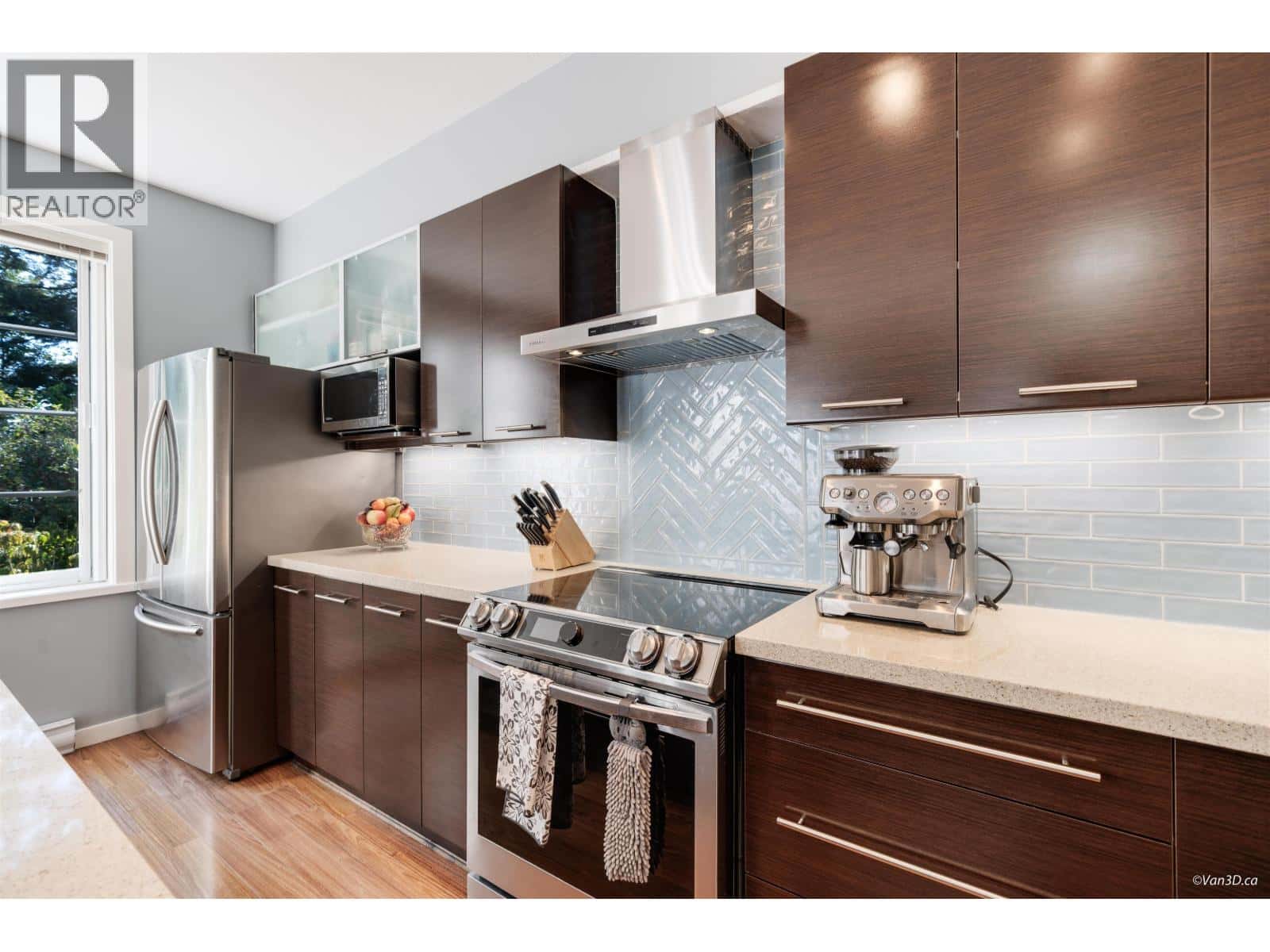 25 550 BROWNING PLACE — North Vancouver, British Columbia - Photo 3 of 40