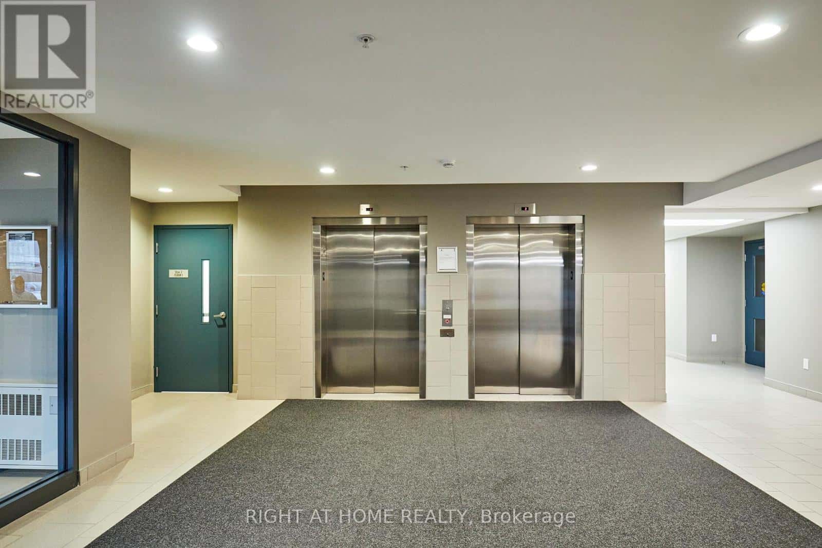 201 - 290 LIBERTY STREET N — Clarington (Bowmanville), Ontario - Photo 5 of 44