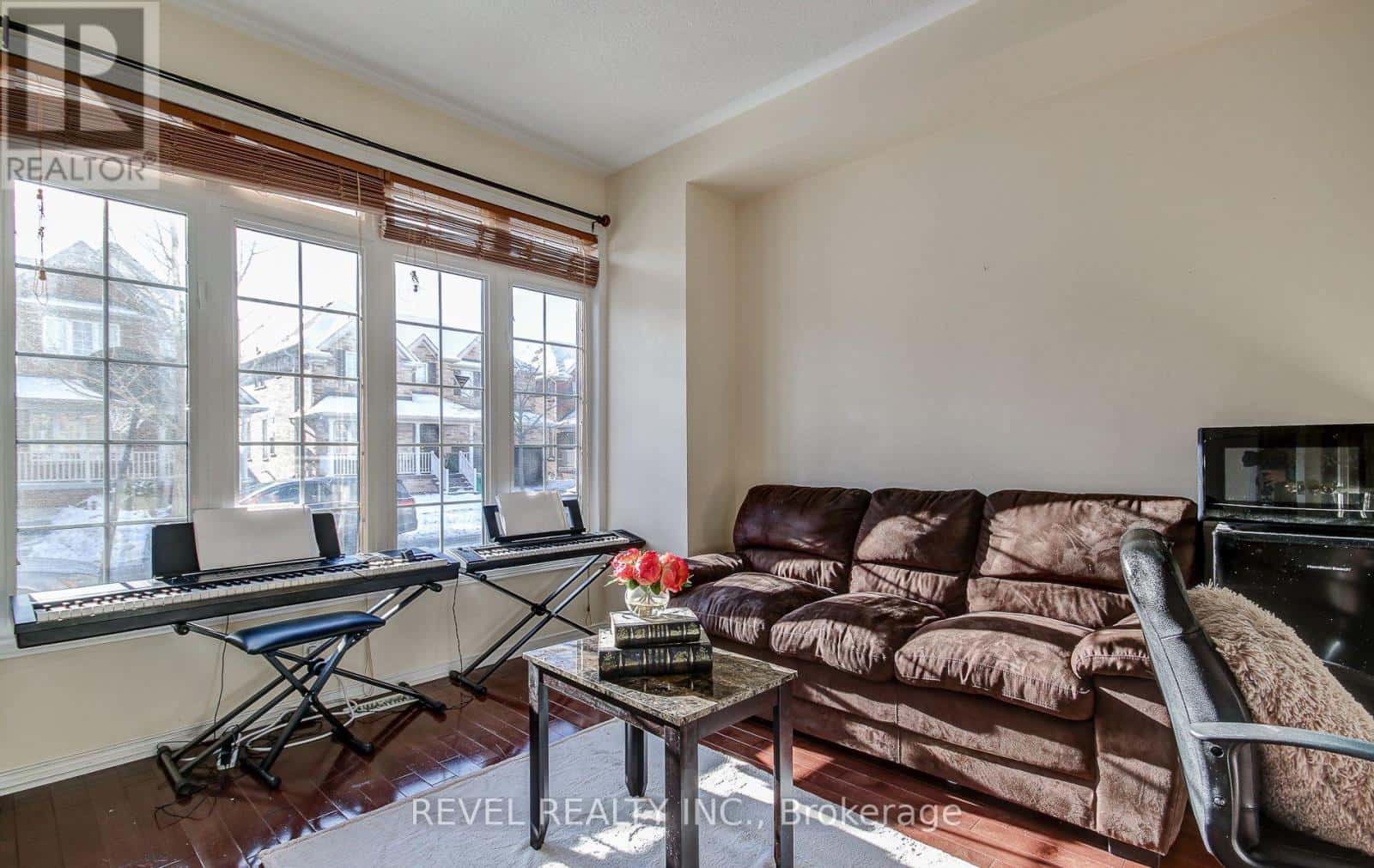 5 TREEGROVE CRESCENT — Brampton (Fletcher's Meadow), Ontario - Photo 3 of 39