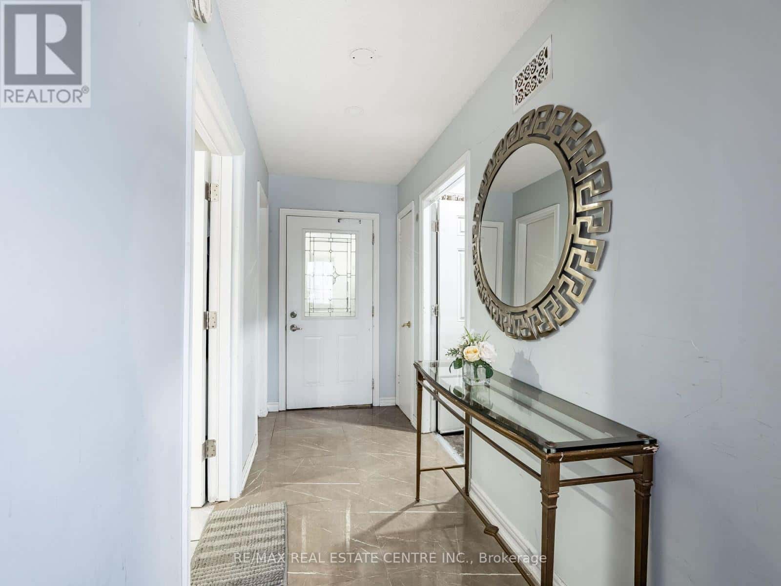 4 HORNE DRIVE — Brampton (Brampton North), Ontario - Photo 4 of 49