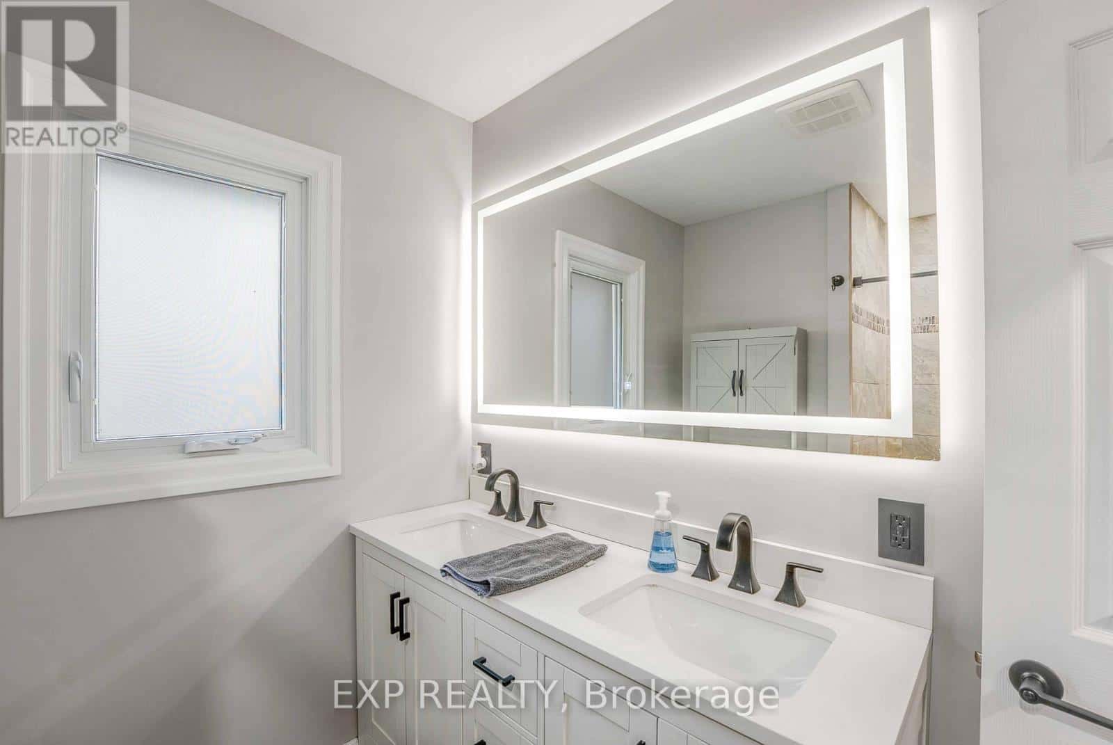 3426 STRANG DRIVE — Niagara Falls (Chippawa), Ontario - Photo 5 of 35