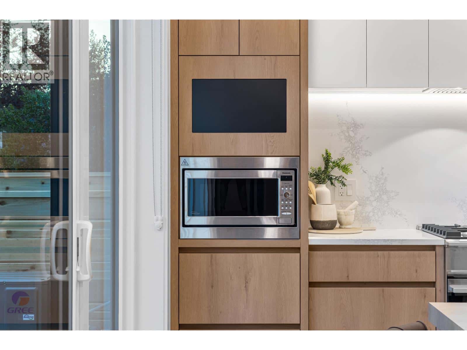 1 2435 NAPIER STREET — Vancouver, British Columbia - Photo 5 of 20