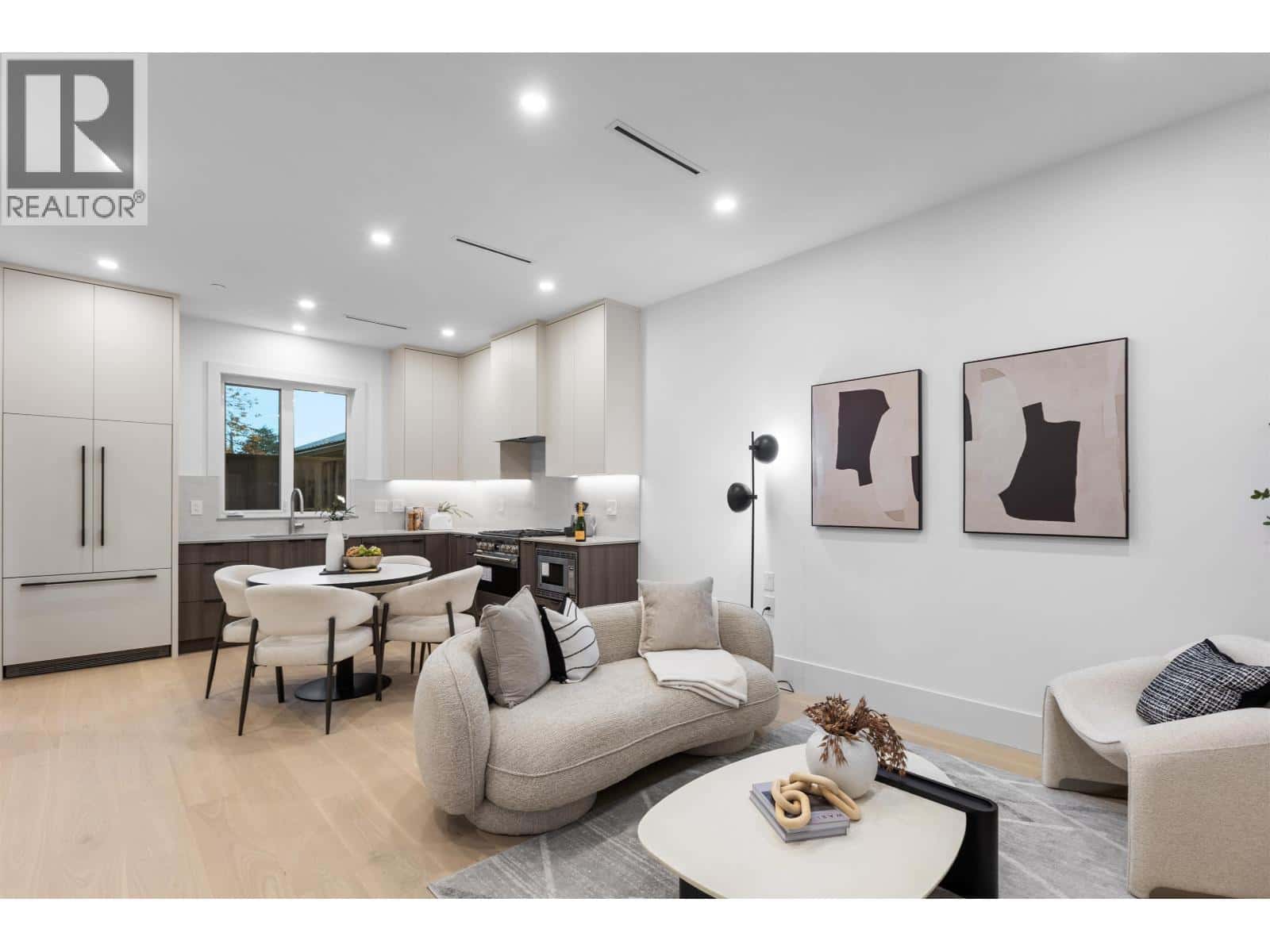 2609 DUNDAS STREET — Vancouver, British Columbia - Photo 2 of 20