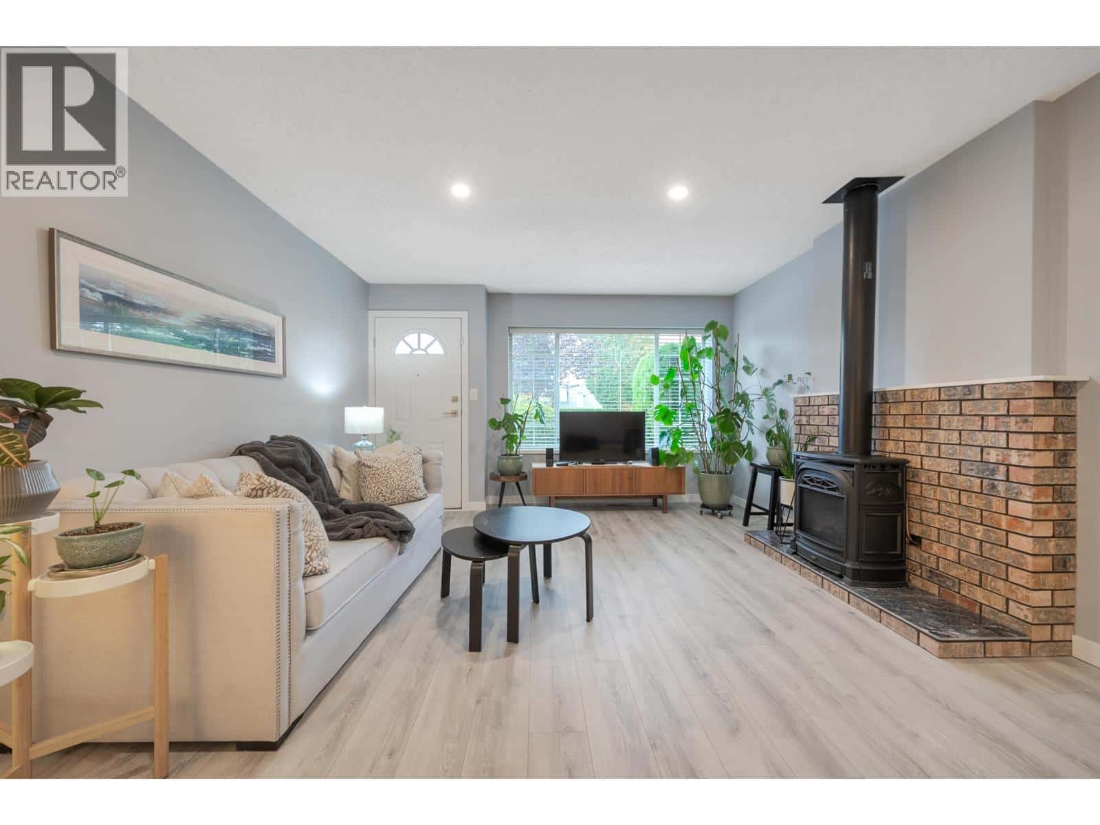 13 19249 HAMMOND ROAD — Pitt Meadows, British Columbia - Photo 2 of 21