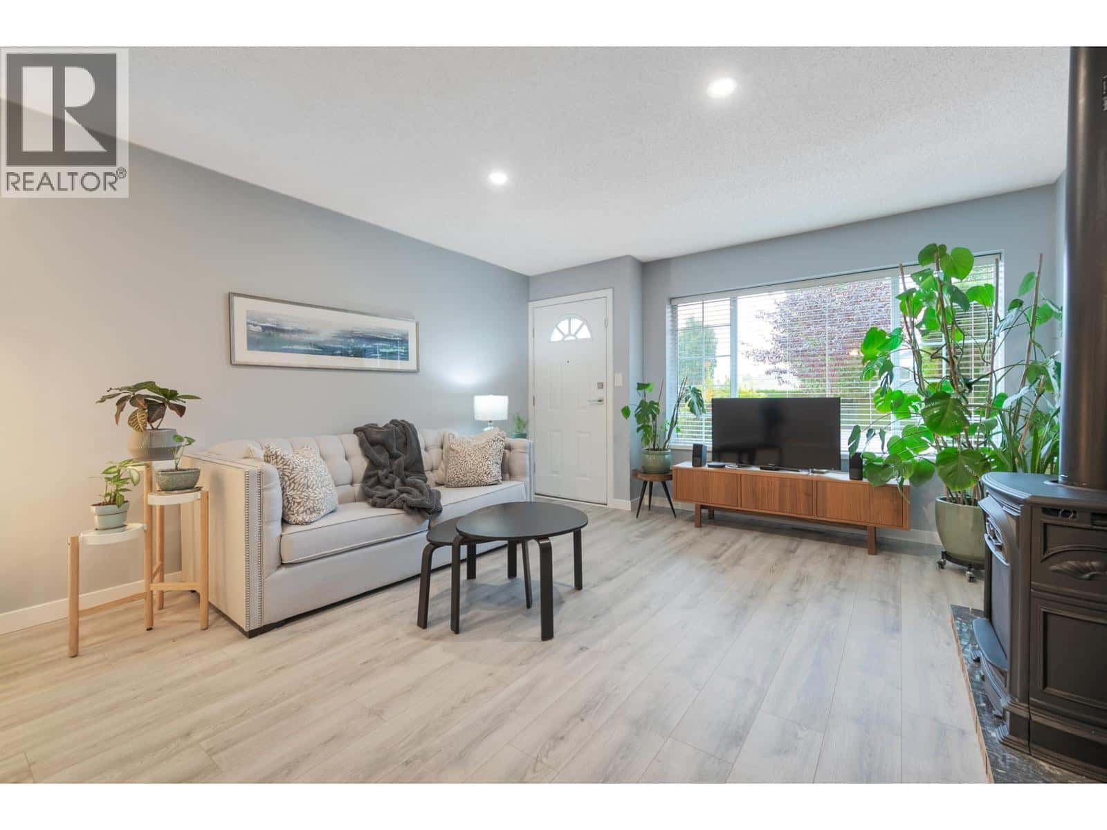 13 19249 HAMMOND ROAD — Pitt Meadows, British Columbia - Photo 3 of 21