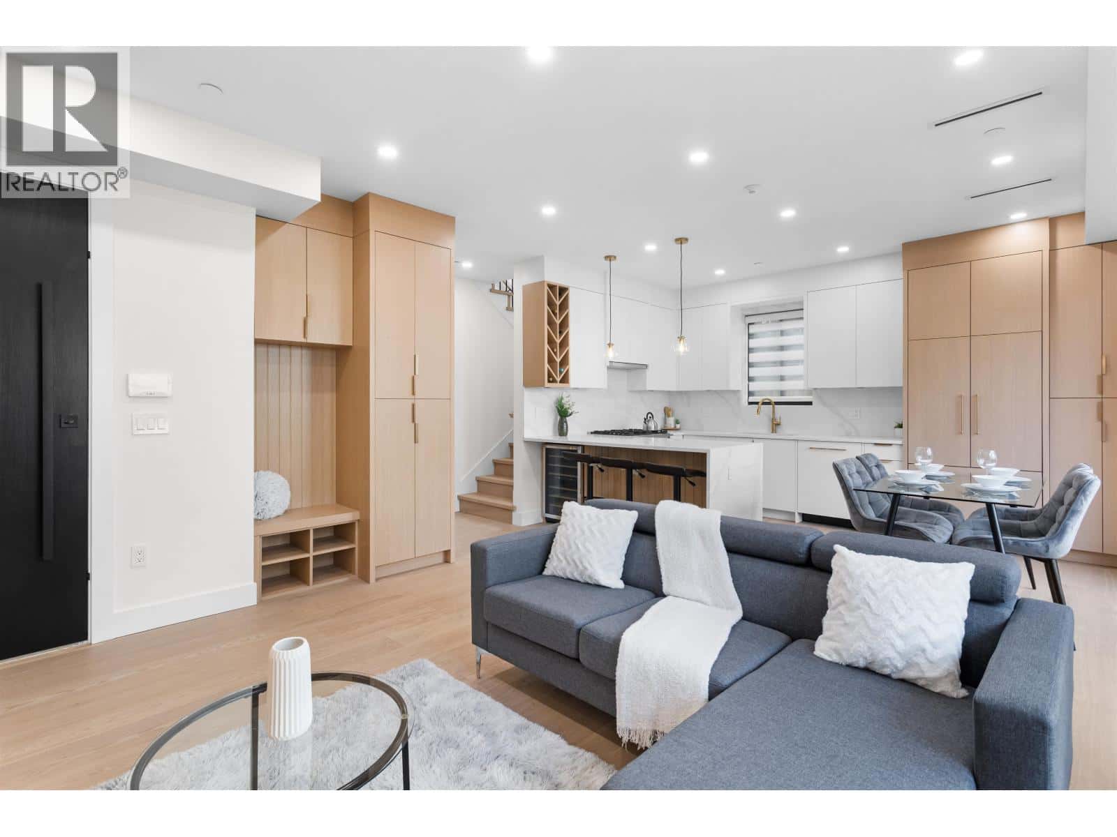 2 3429 NAPIER STREET — Vancouver, British Columbia - Photo 2 of 20