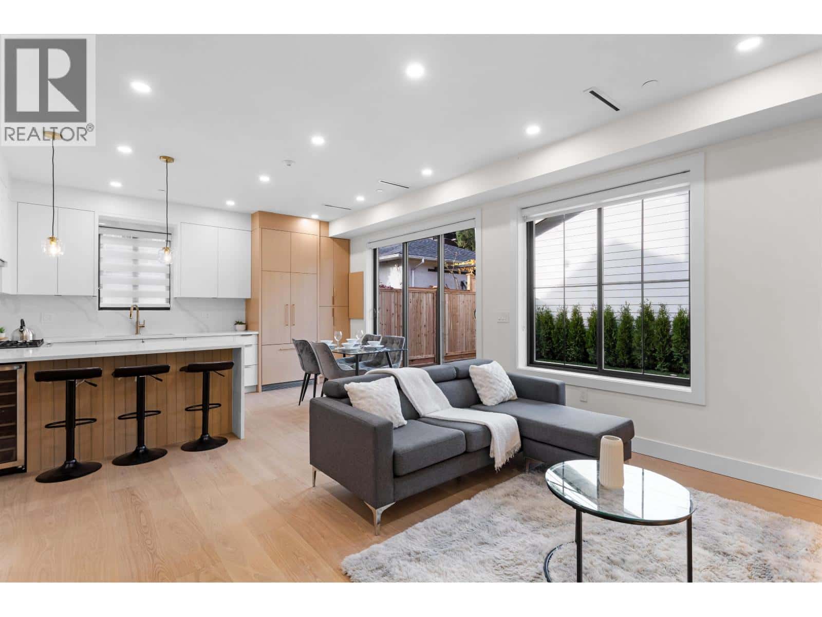 2 3429 NAPIER STREET — Vancouver, British Columbia - Photo 3 of 20