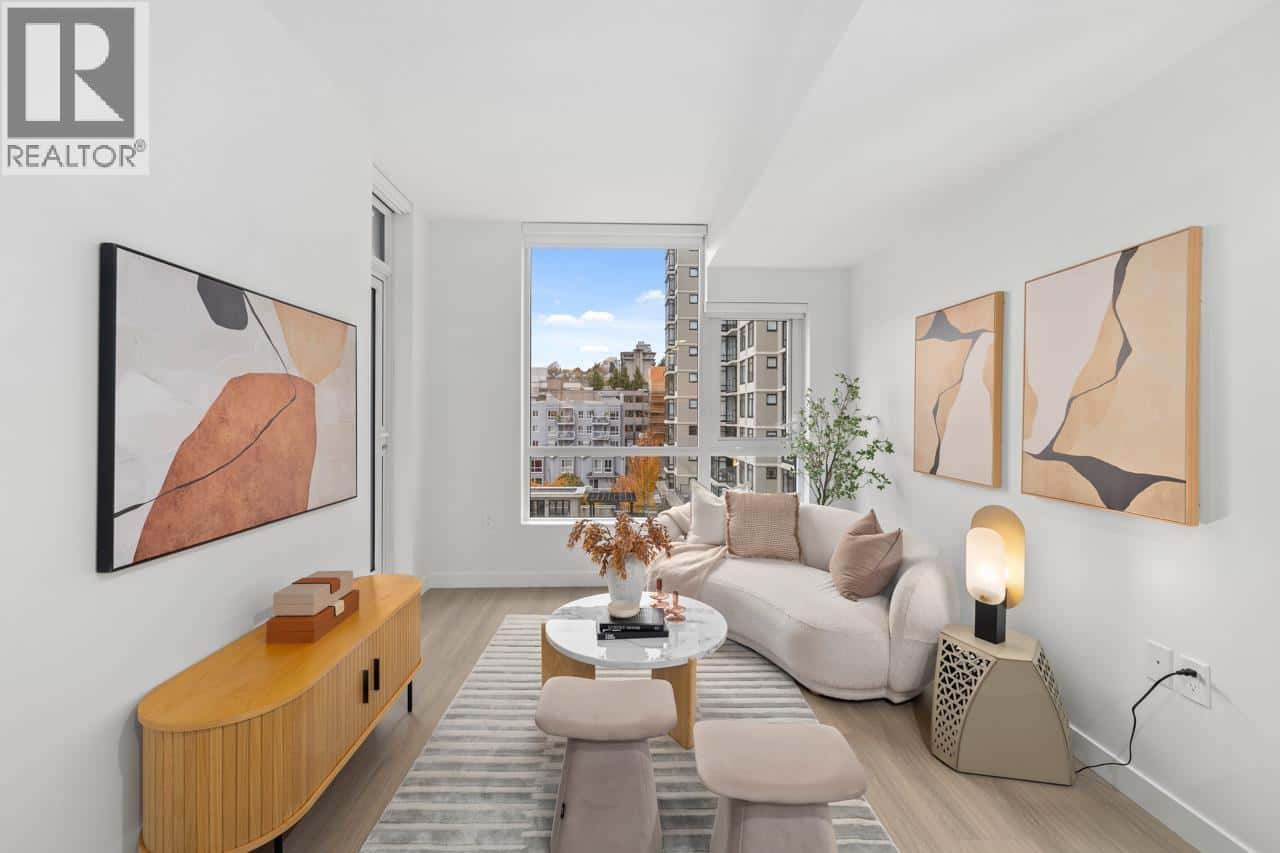 803 618 CARNARVON STREET — New Westminster, British Columbia - Photo 2 of 33