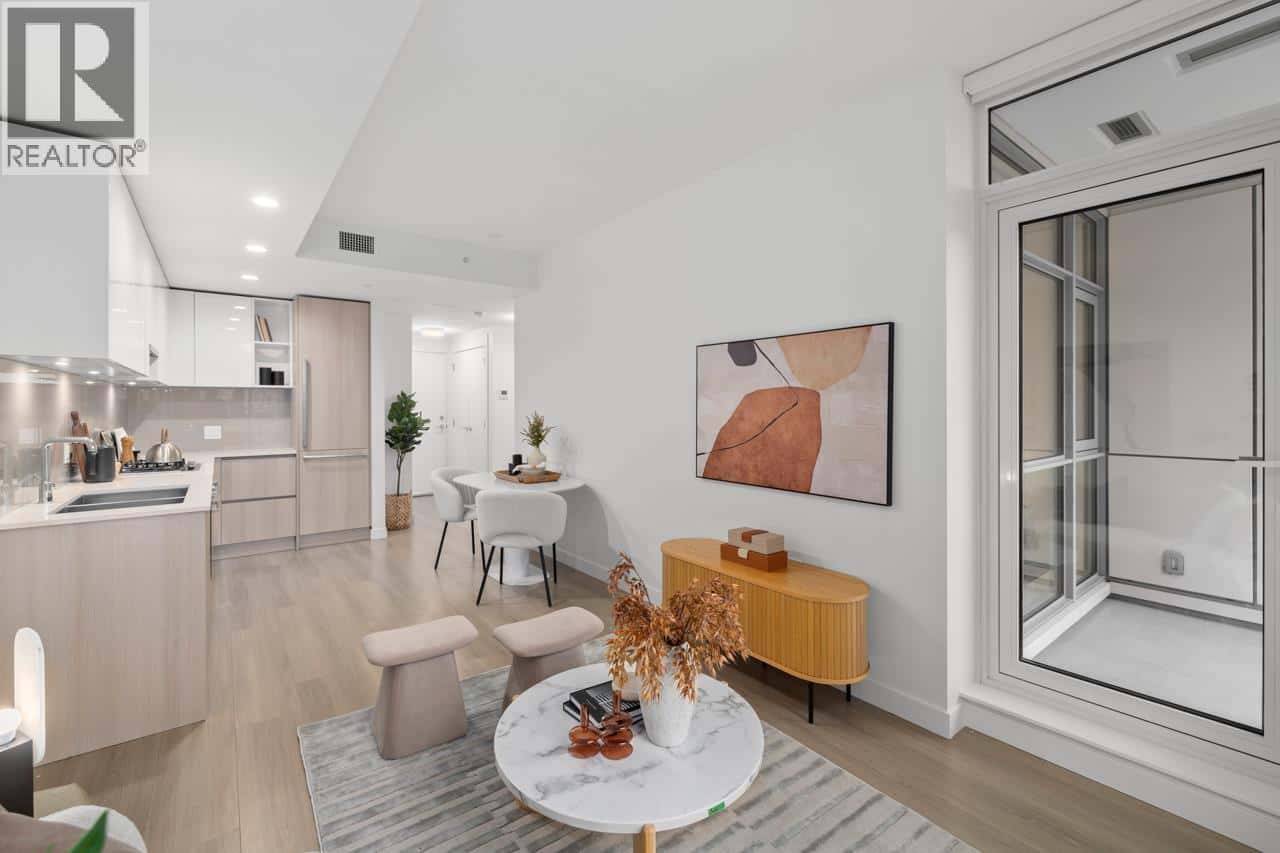 803 618 CARNARVON STREET — New Westminster, British Columbia - Photo 3 of 33