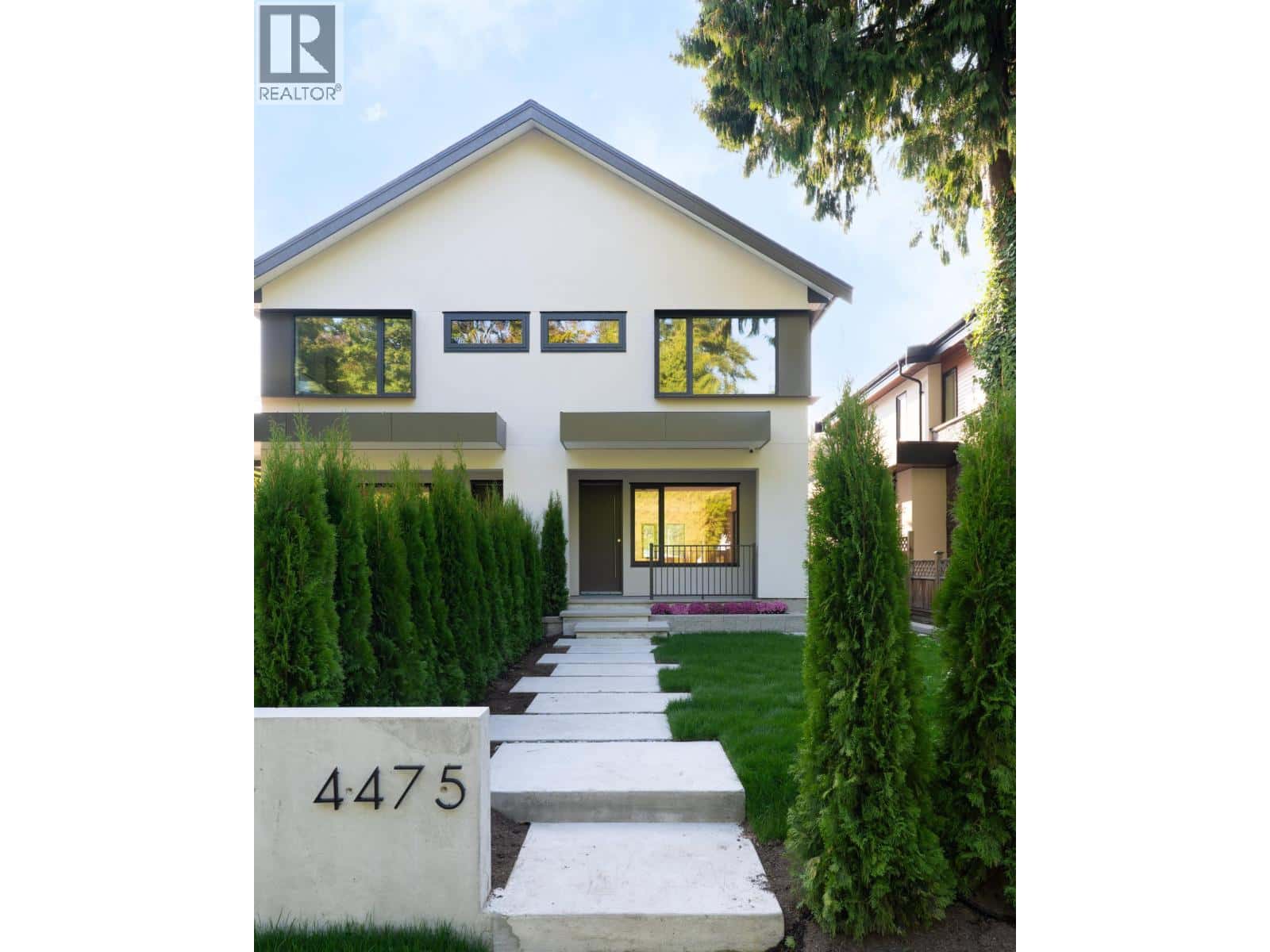 4475 WALLACE STREET — Vancouver, British Columbia - Photo 2 of 40