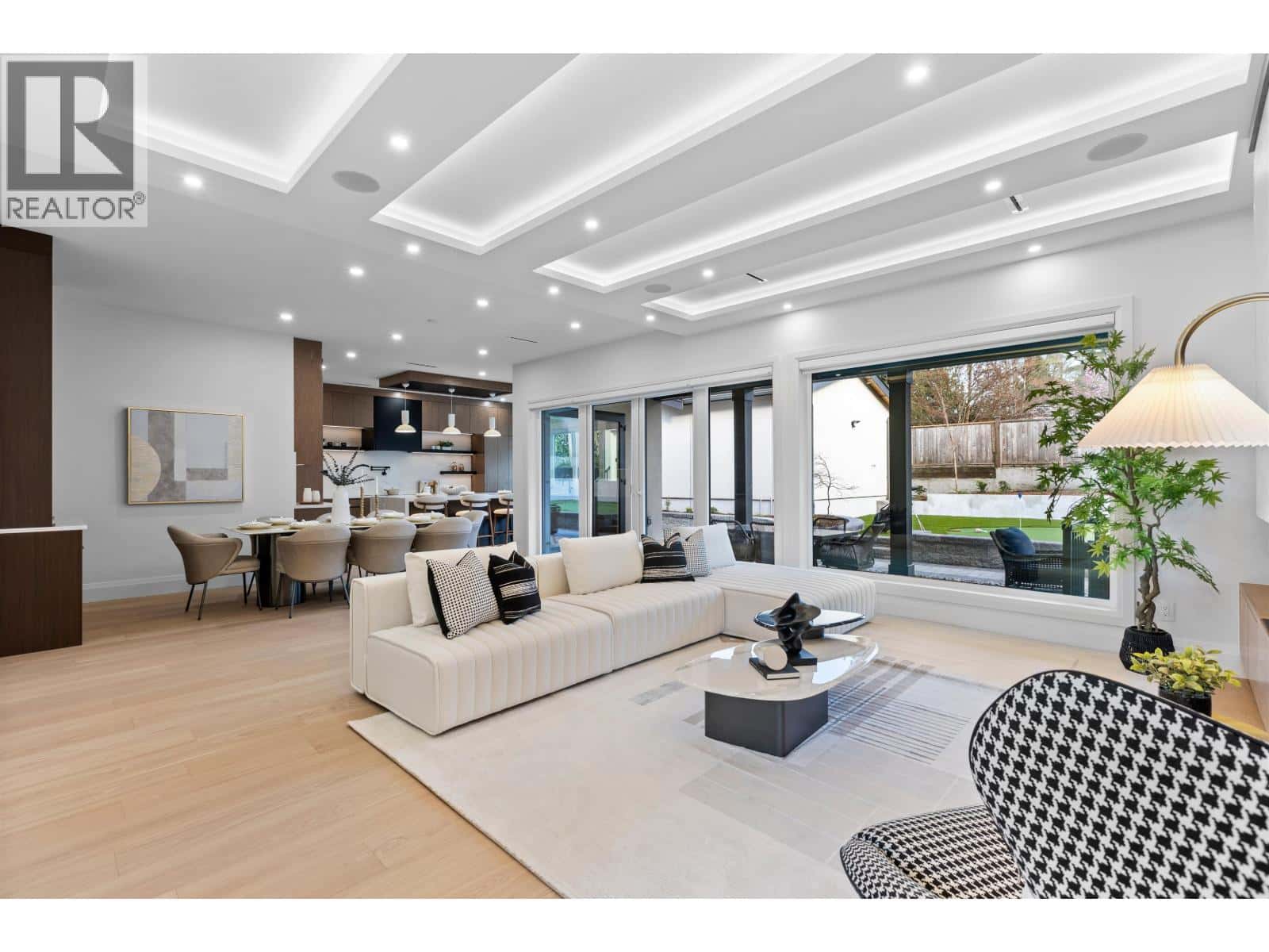 7370 BURRIS STREET — Burnaby, British Columbia - Photo 3 of 30