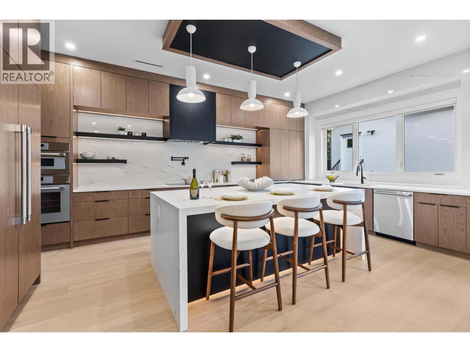 7370 BURRIS STREET — Burnaby, British Columbia - Photo 5 of 30