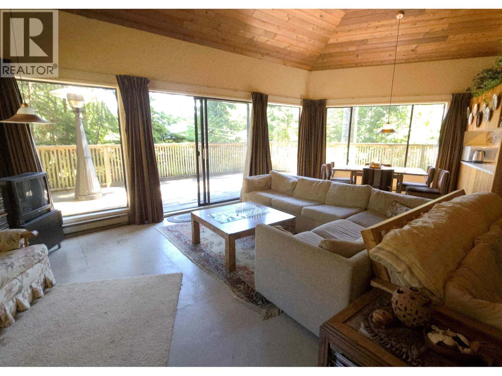 427 COLLINGWOOD ROAD — Keats Island, British Columbia - Photo 5 of 40