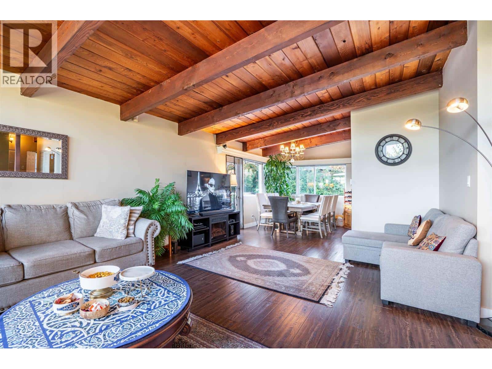 622 CROYDON PLACE — North Vancouver, British Columbia - Photo 5 of 23