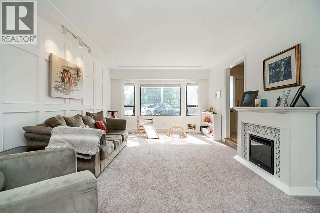 4838 57 STREET — Delta, British Columbia - Photo 5 of 38