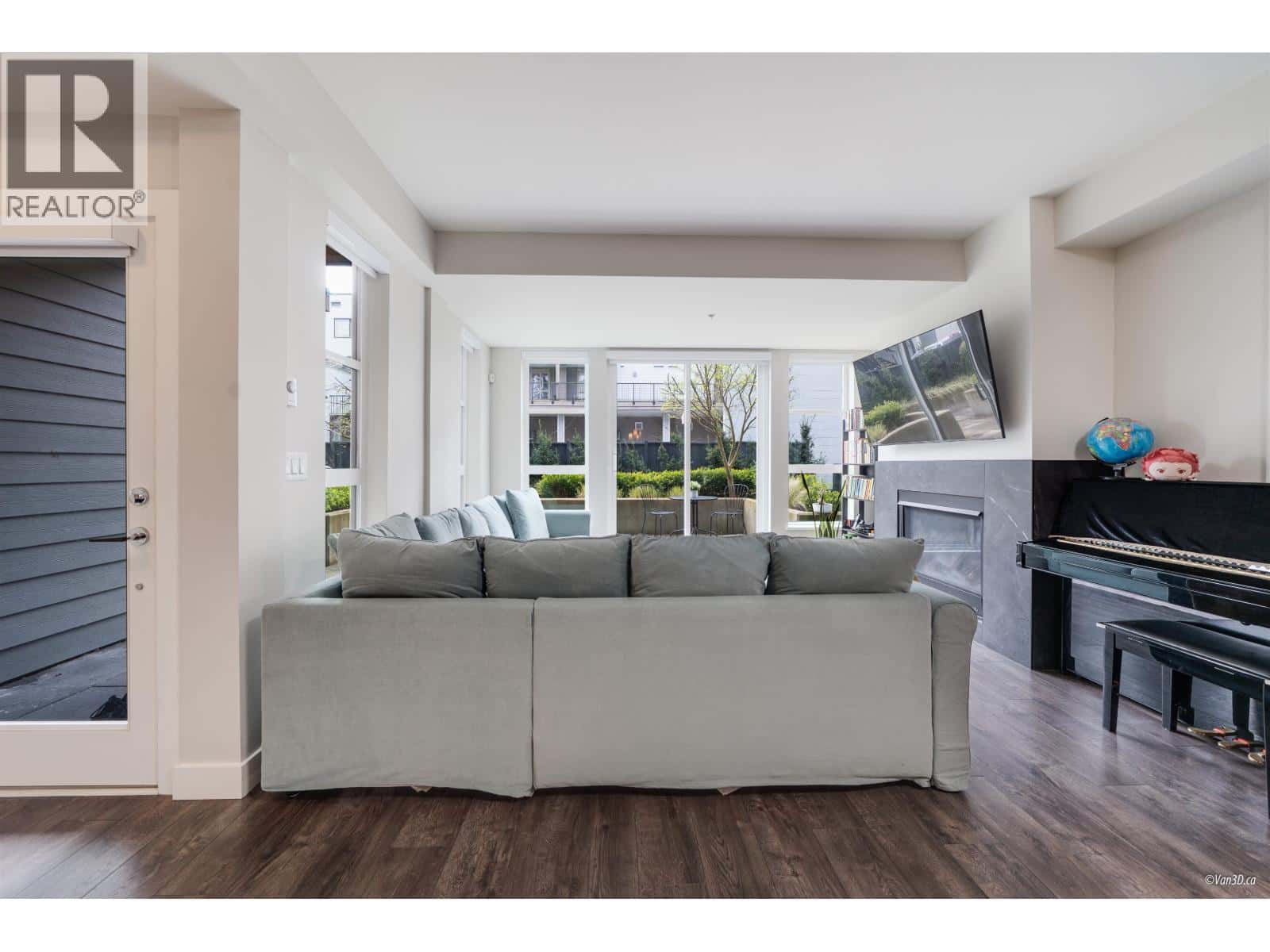 18 13040 NO. 2 ROAD — Richmond, British Columbia - Photo 5 of 35