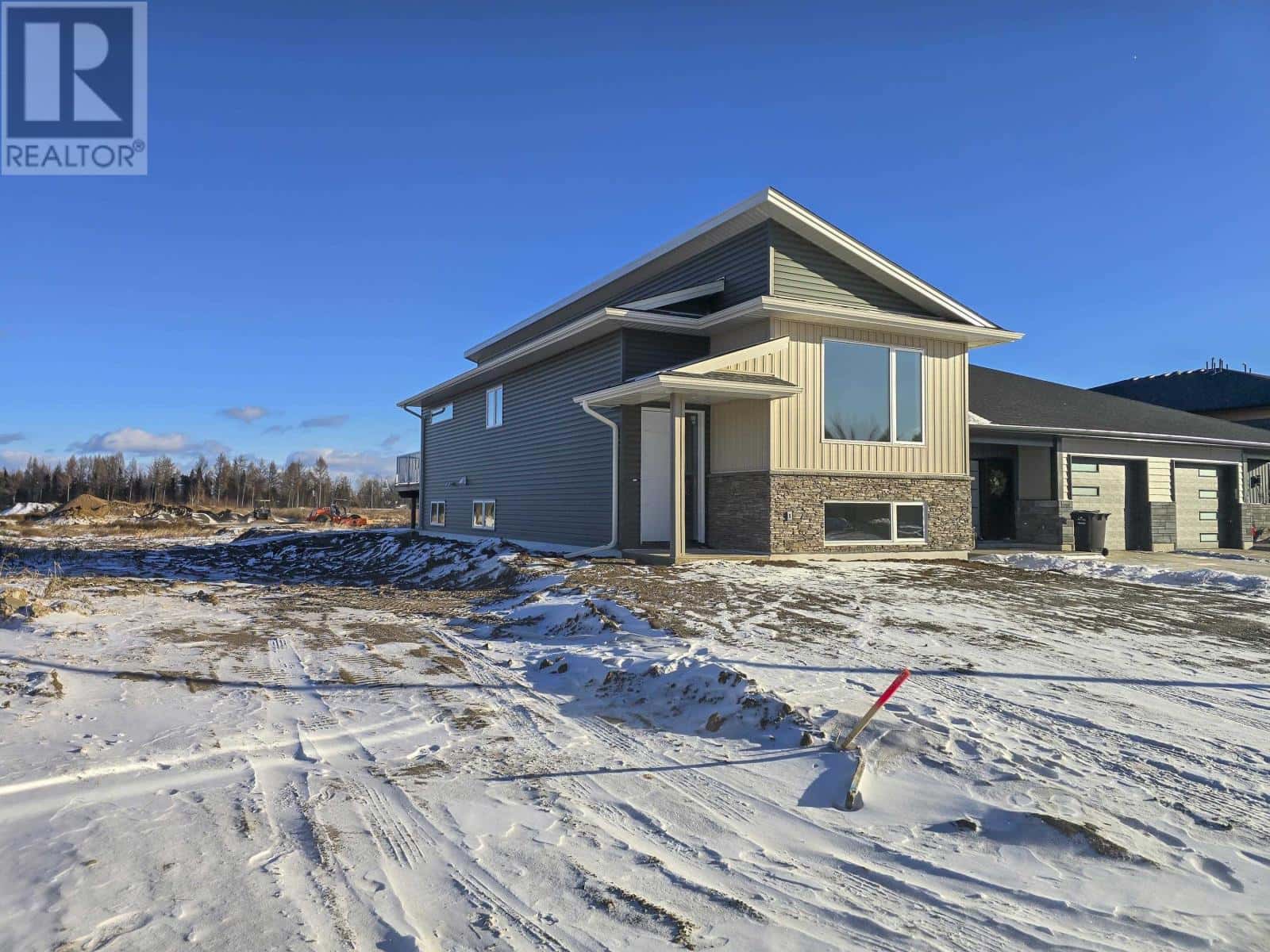 202 Bruin CRES — Thunder Bay, Ontario - Photo 2 of 47