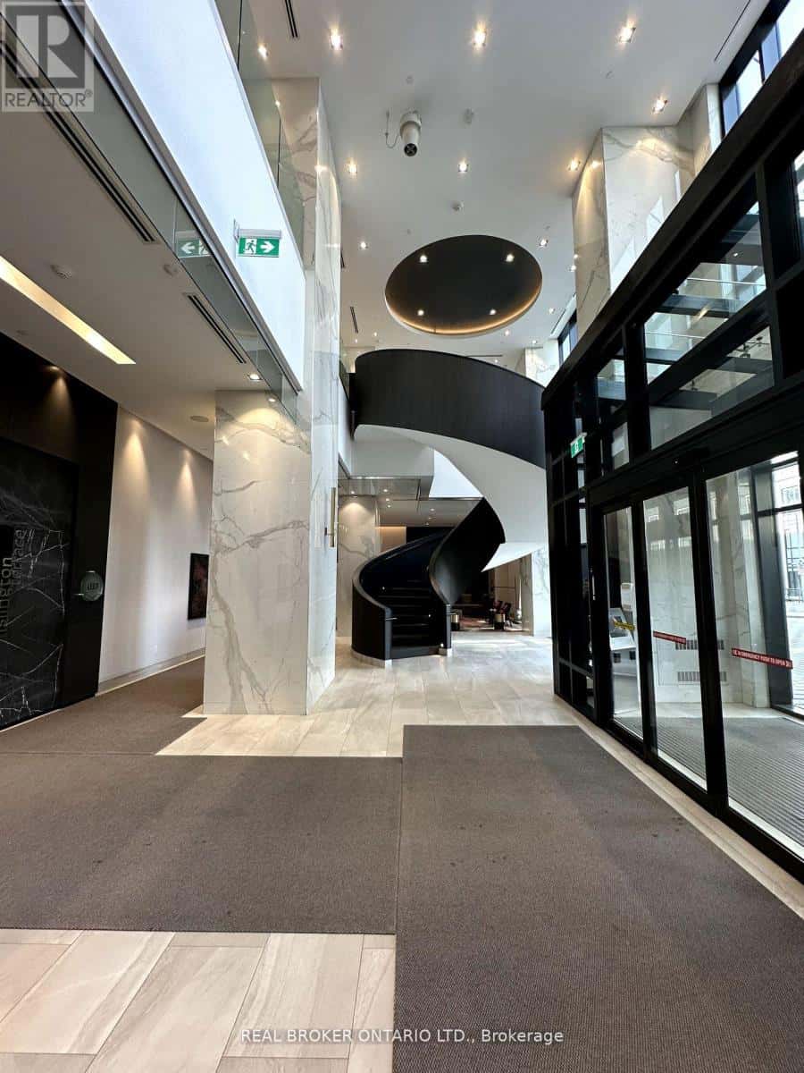 2302 - 7 MABELLE AVENUE — Toronto (Islington-City Centre West), Ontario - Photo 2 of 19