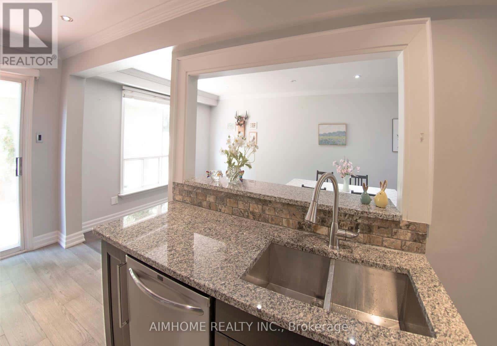 54 - 1224 KIRSTIE COURT — Oakville (CP College Park), Ontario - Photo 4 of 16