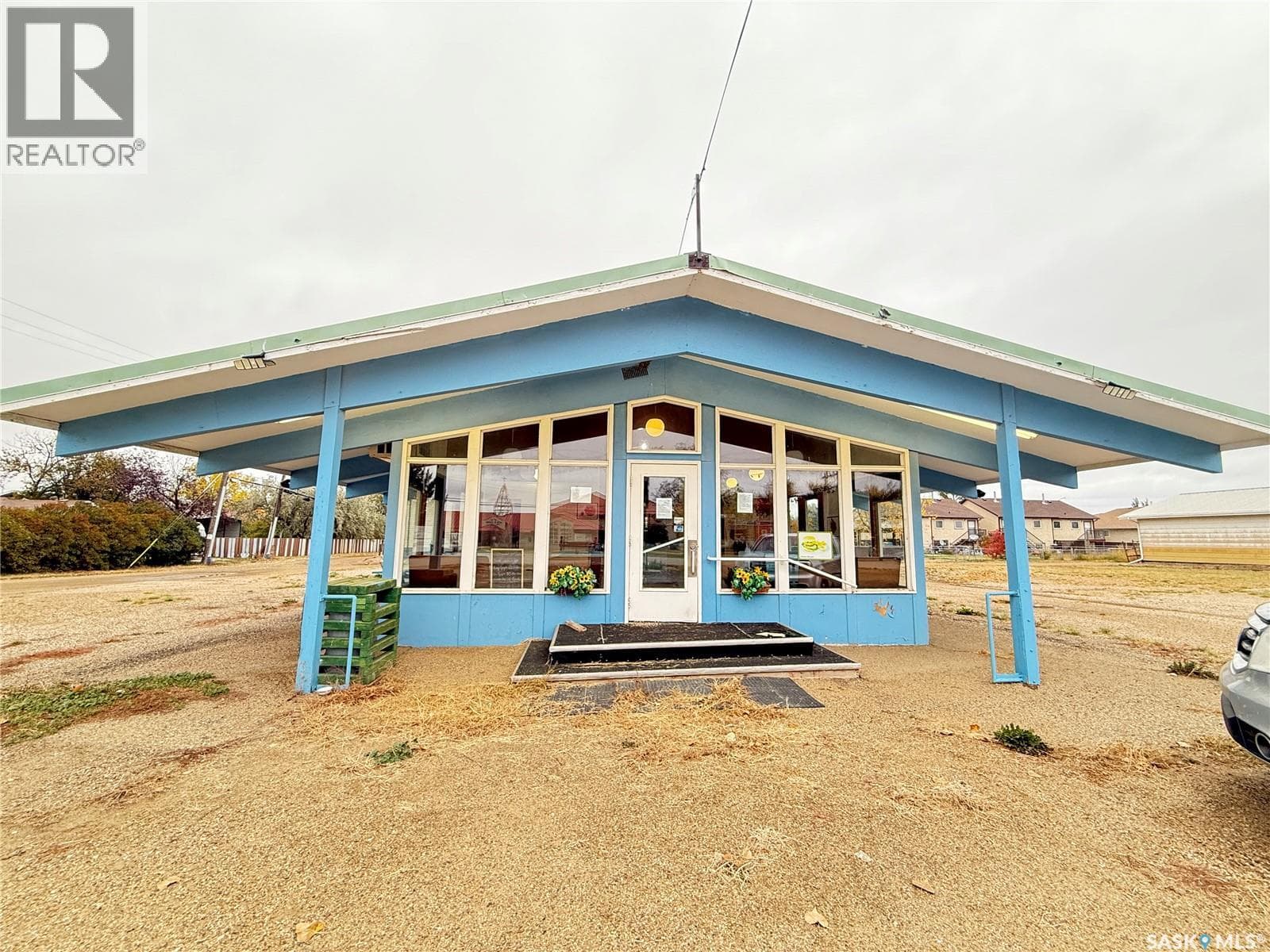 303 1st AVENUE E — Gravelbourg, Saskatchewan - Main photo