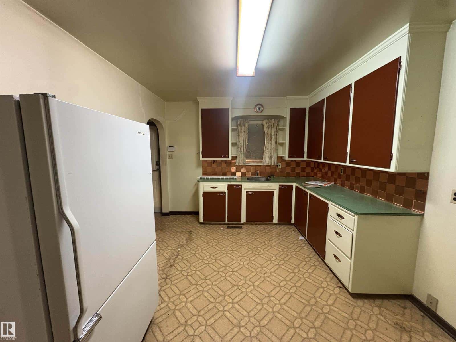 11503 102 ST NW — Edmonton, Alberta - Photo 3 of 4