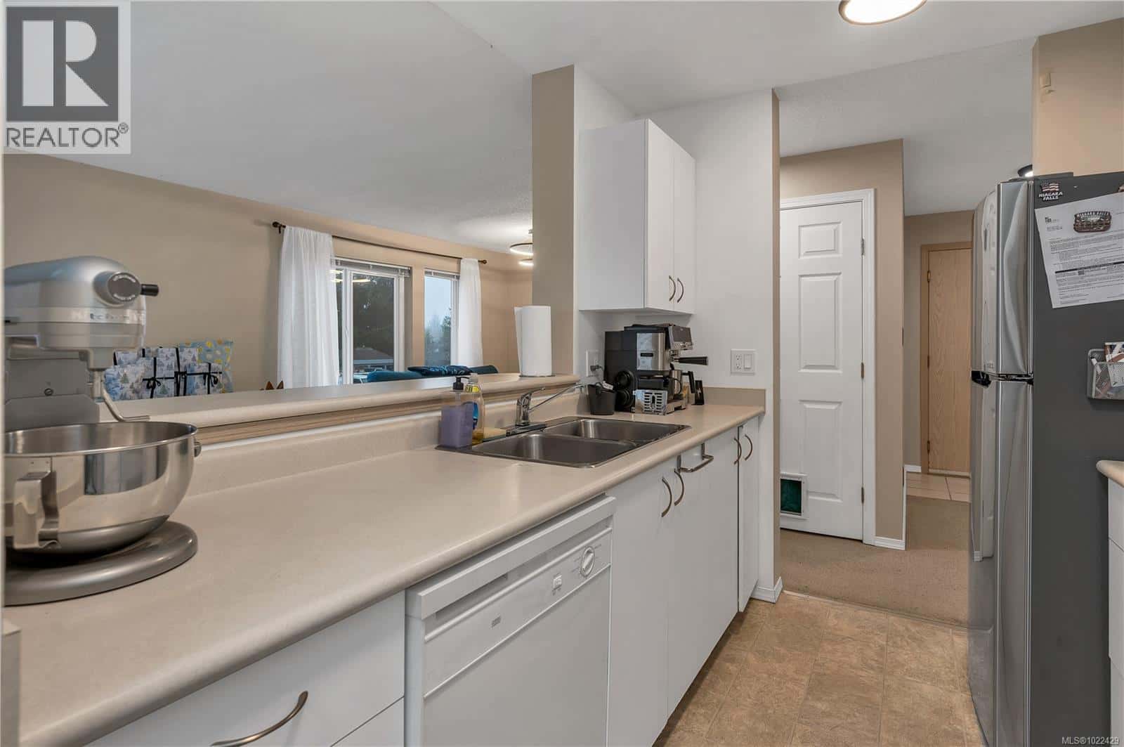 205A 698 Aspen Rd — Comox, British Columbia - Photo 5 of 38