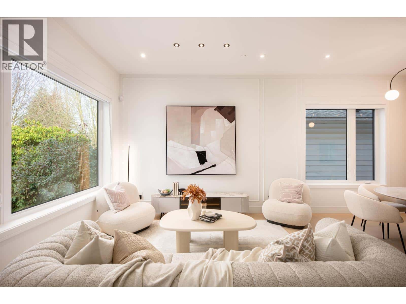 7382 MAPLE STREET — Vancouver, British Columbia - Photo 2 of 35